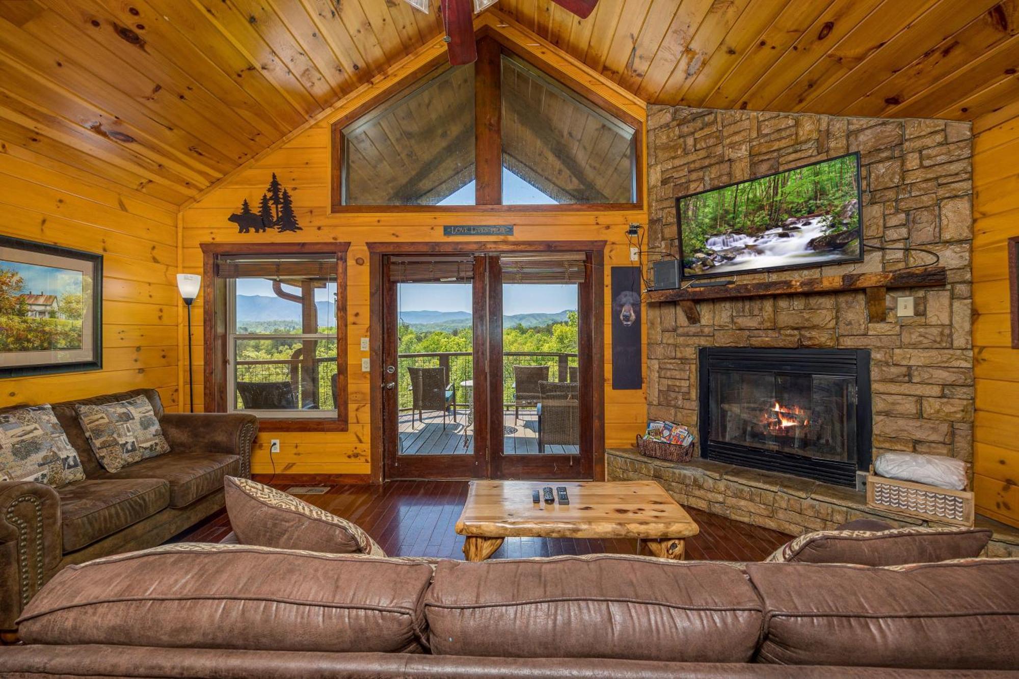 Holiday home About The View-free Dollywood Ticket, 5 Bedroom 4 Bath Family Retreat W Mountain Views, Privacy