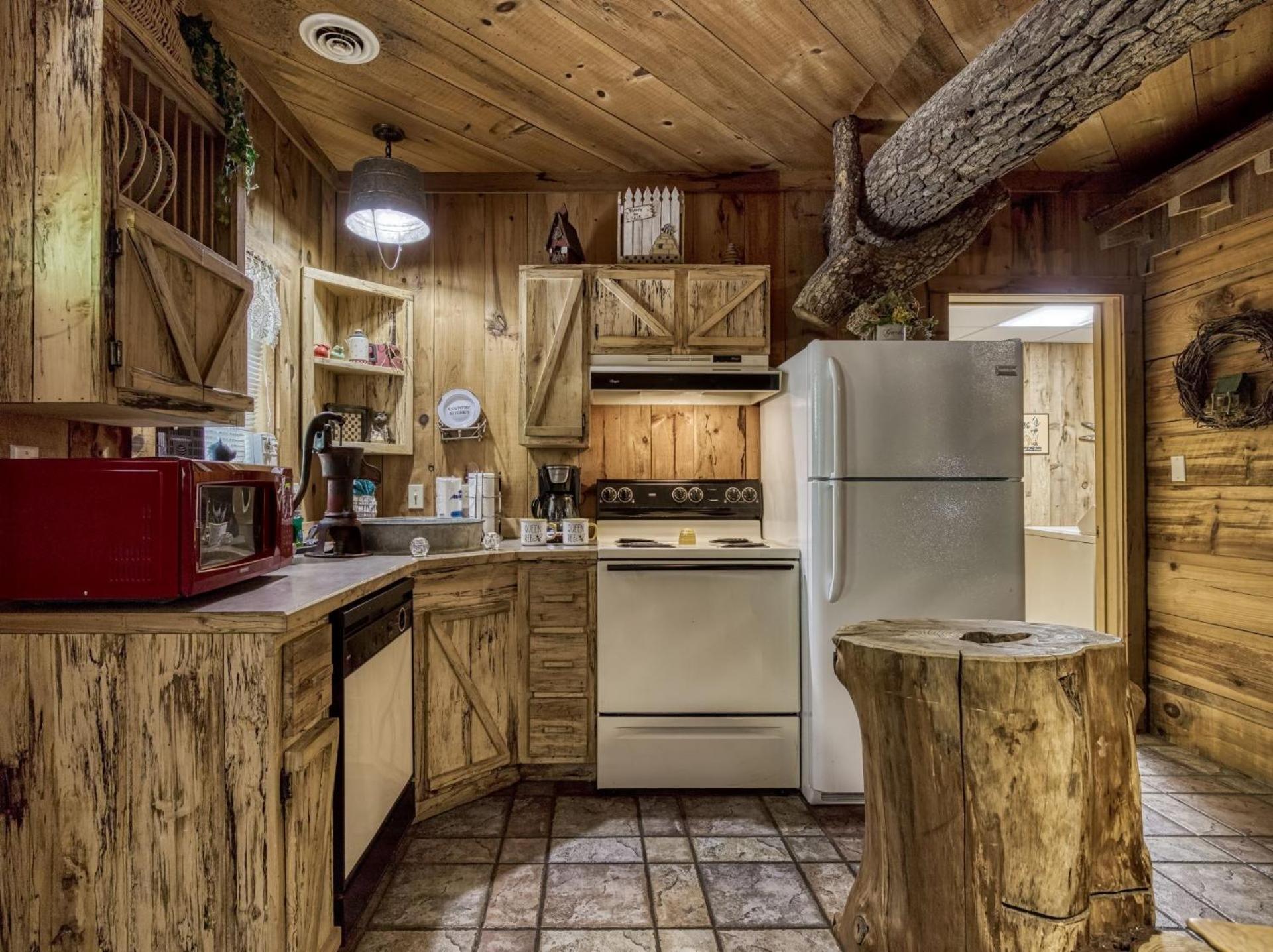 Holiday home Er69 - Rachel's Tree House - Great Location, Close To The Action!