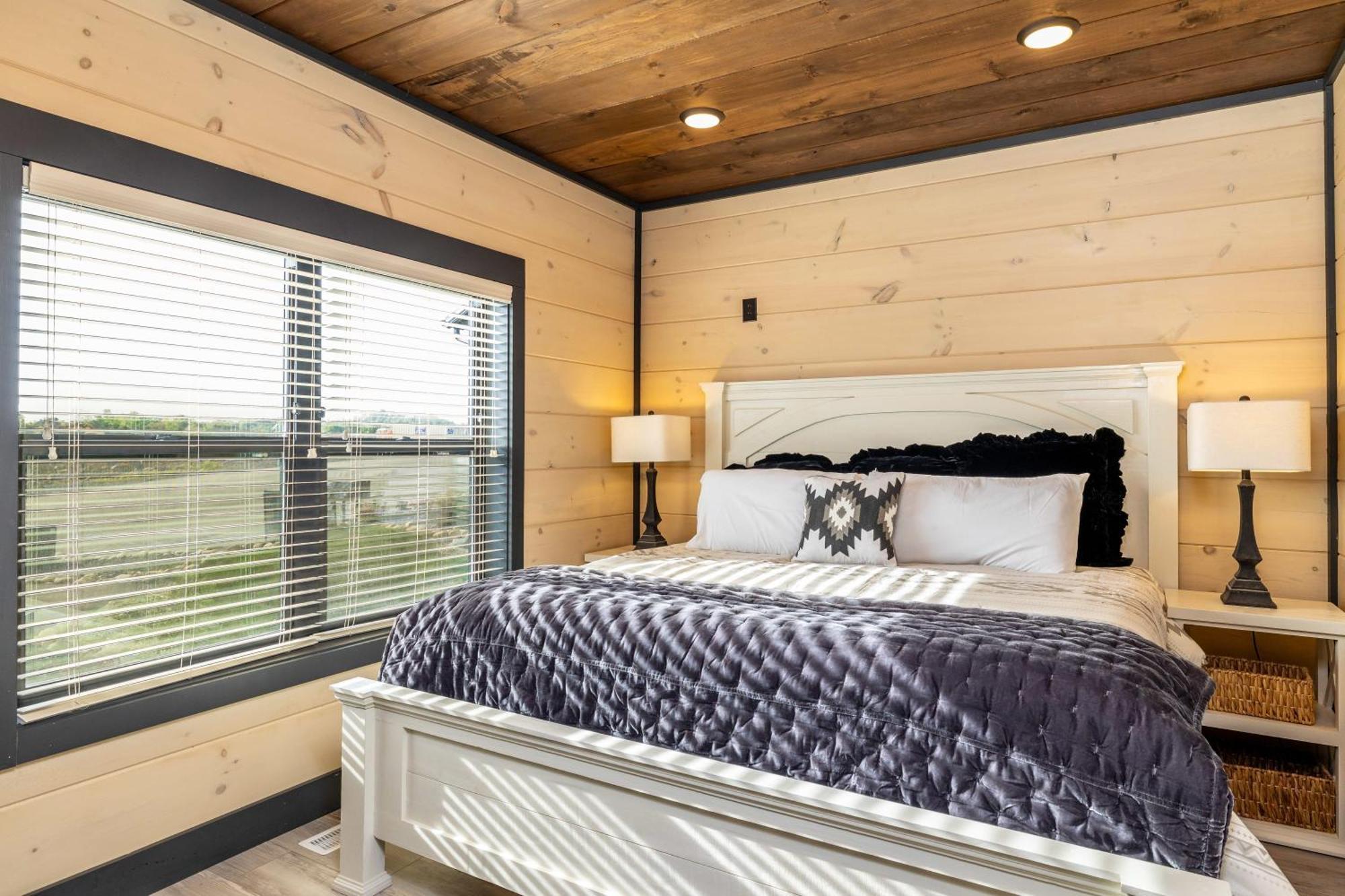 Sleep 27 Guests In New Home! Pigeon Forge