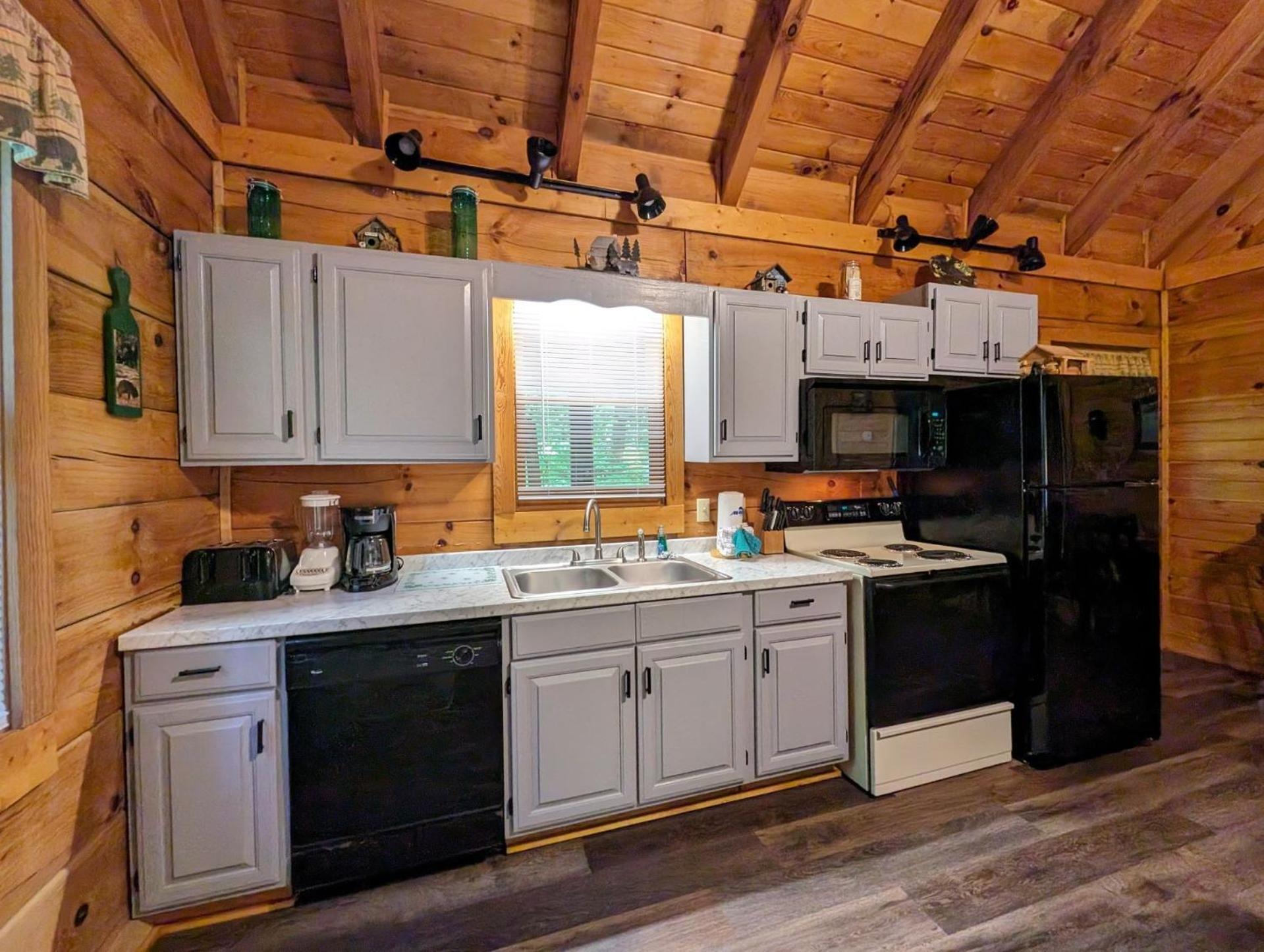 Er57 - Bear Haven - Great Location! Close To The Action! Holiday home
