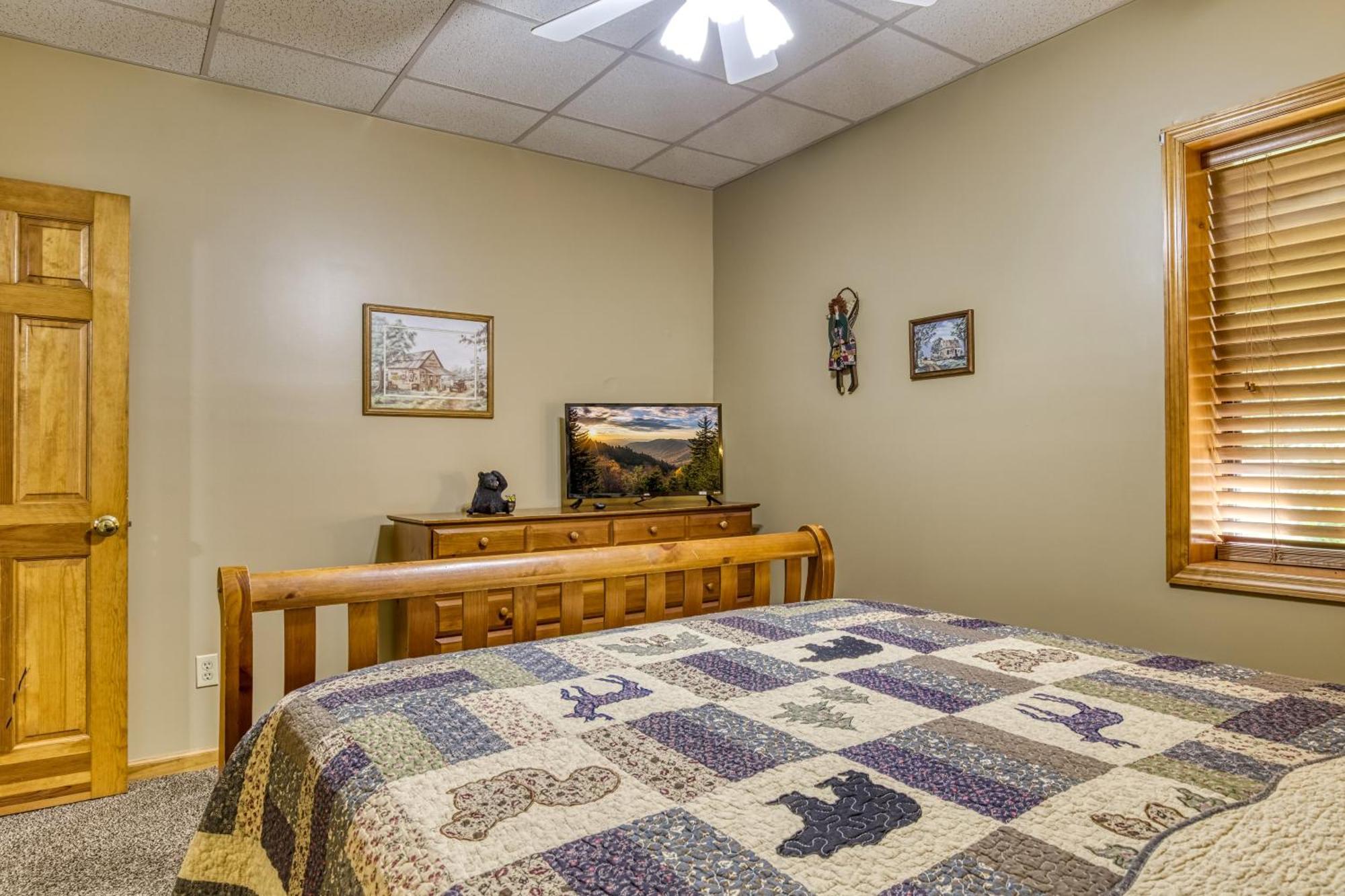 Holiday home Stones Throw- Get 1089 In Free Attraction Tickets, Dollywood And More, Pool, Game
