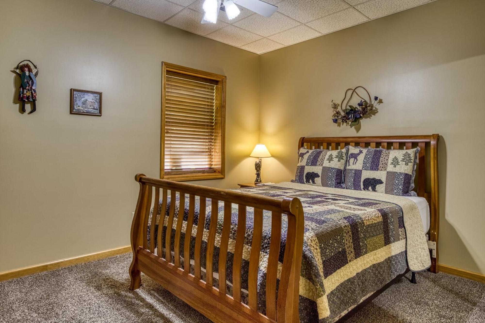Stones Throw- Get 1089 In Free Attraction Tickets, Dollywood And More, Pool, Game Holiday home