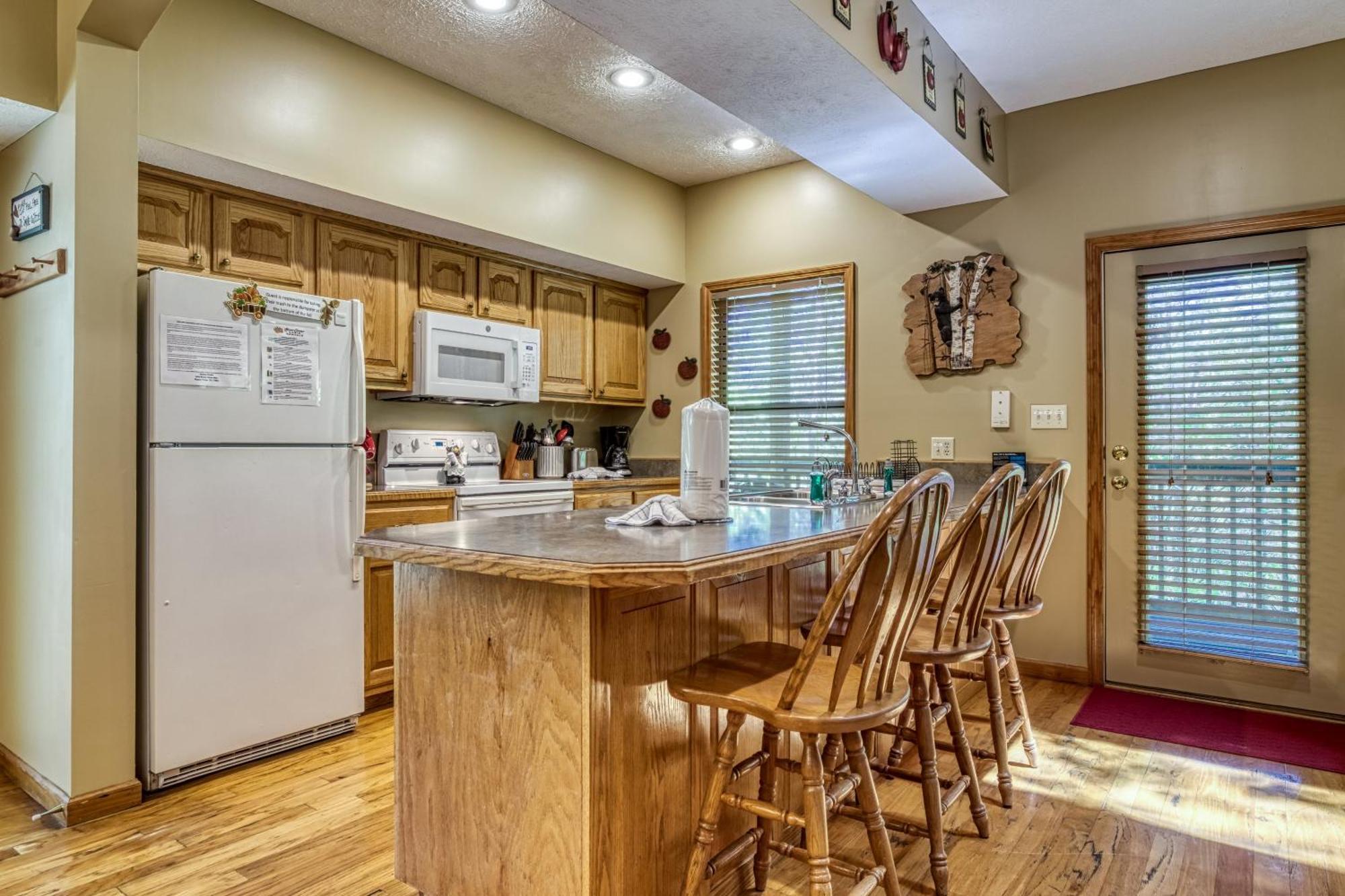 Stones Throw- Get 1089 In Free Attraction Tickets, Dollywood And More, Pool, Game *
