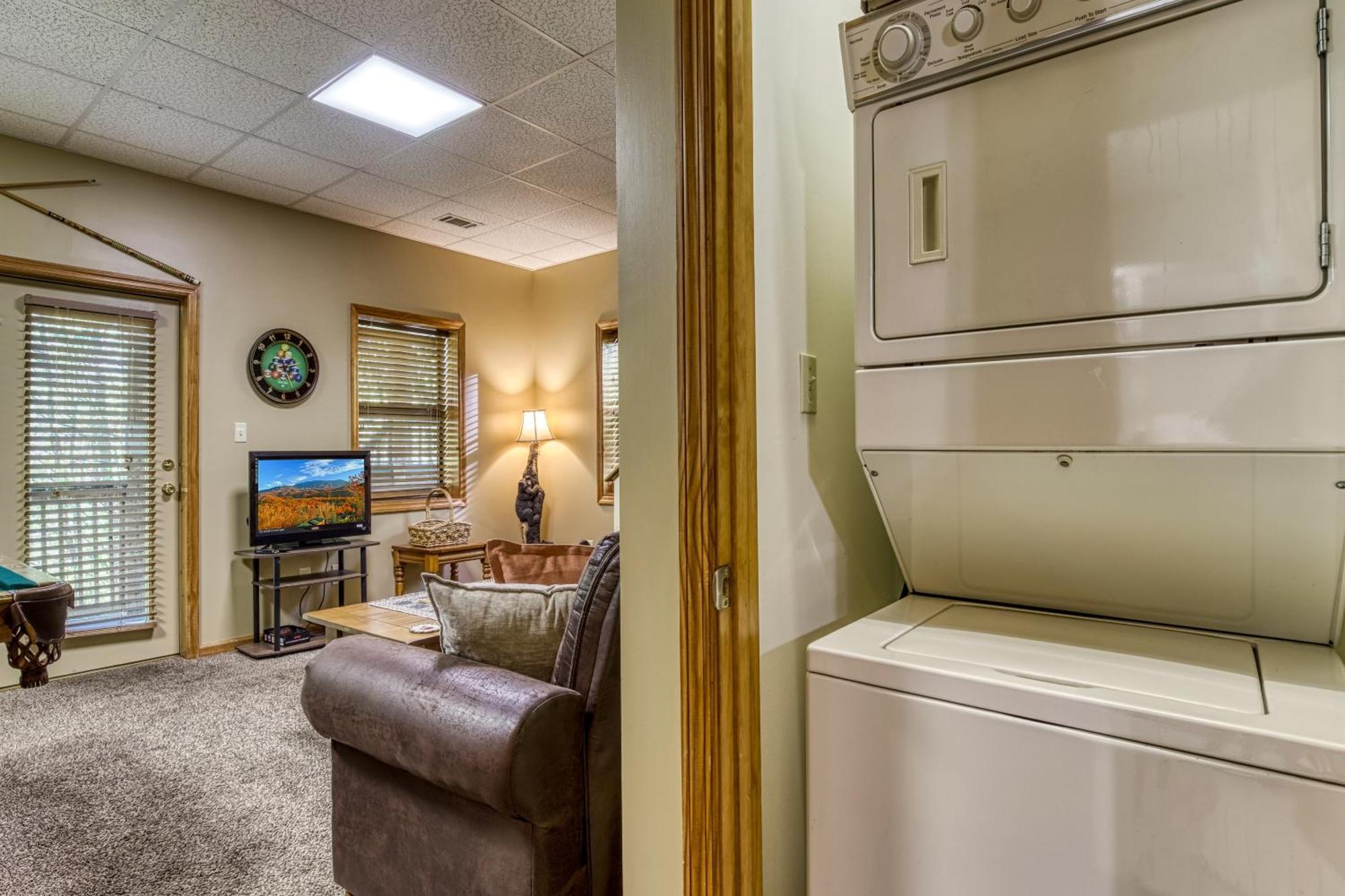 Stones Throw- Get 1089 In Free Attraction Tickets, Dollywood And More, Pool, Game
