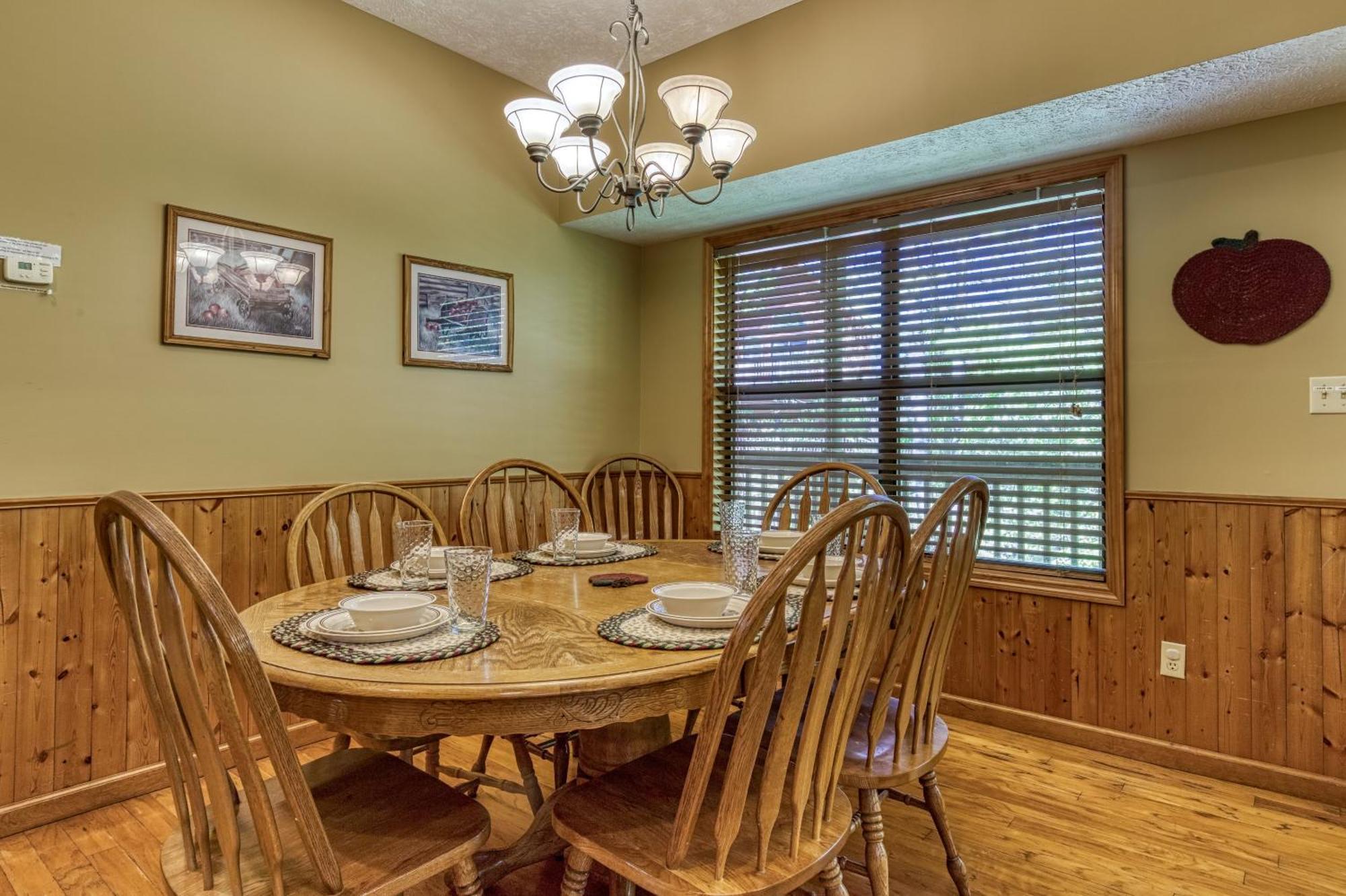 Stones Throw- Get 1089 In Free Attraction Tickets, Dollywood And More, Pool, Game Holiday home *