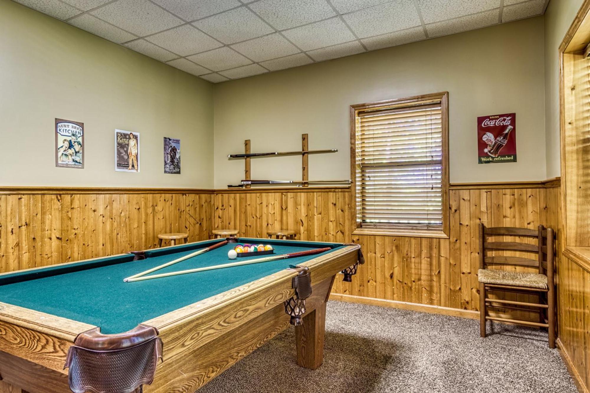 Holiday home Stones Throw- Get 1089 In Free Attraction Tickets, Dollywood And More, Pool, Game *