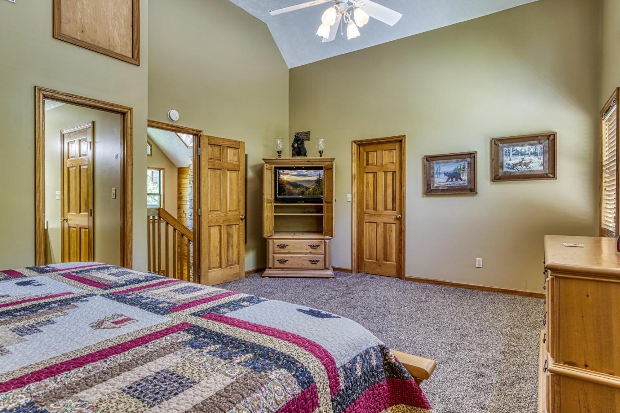 Stones Throw- Get 1089 In Free Attraction Tickets, Dollywood And More, Pool, Game Holiday home *