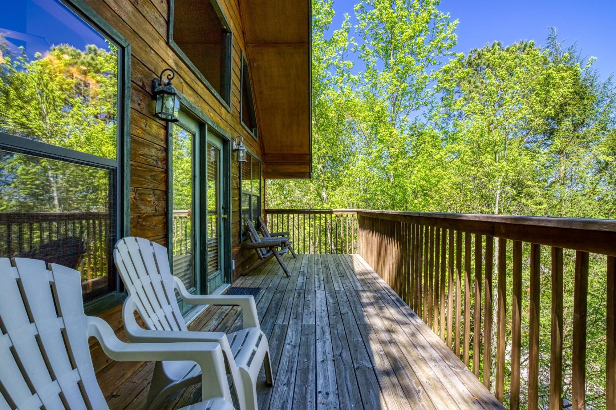 Stones Throw- Get 1089 In Free Attraction Tickets, Dollywood And More, Pool, Game Holiday home *