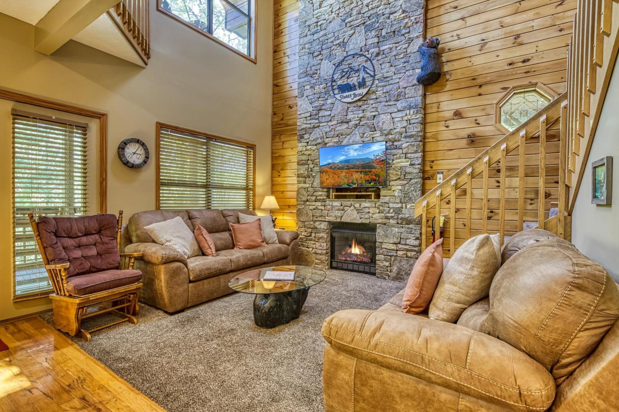Holiday home Stones Throw- Get 1089 In Free Attraction Tickets, Dollywood And More, Pool, Game *