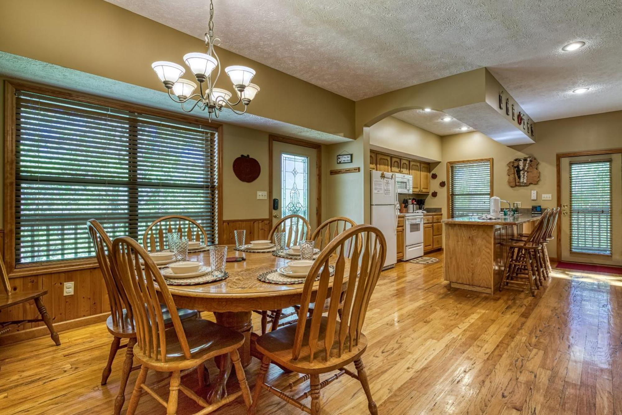 Holiday home Stones Throw- Get 1089 In Free Attraction Tickets, Dollywood And More, Pool, Game