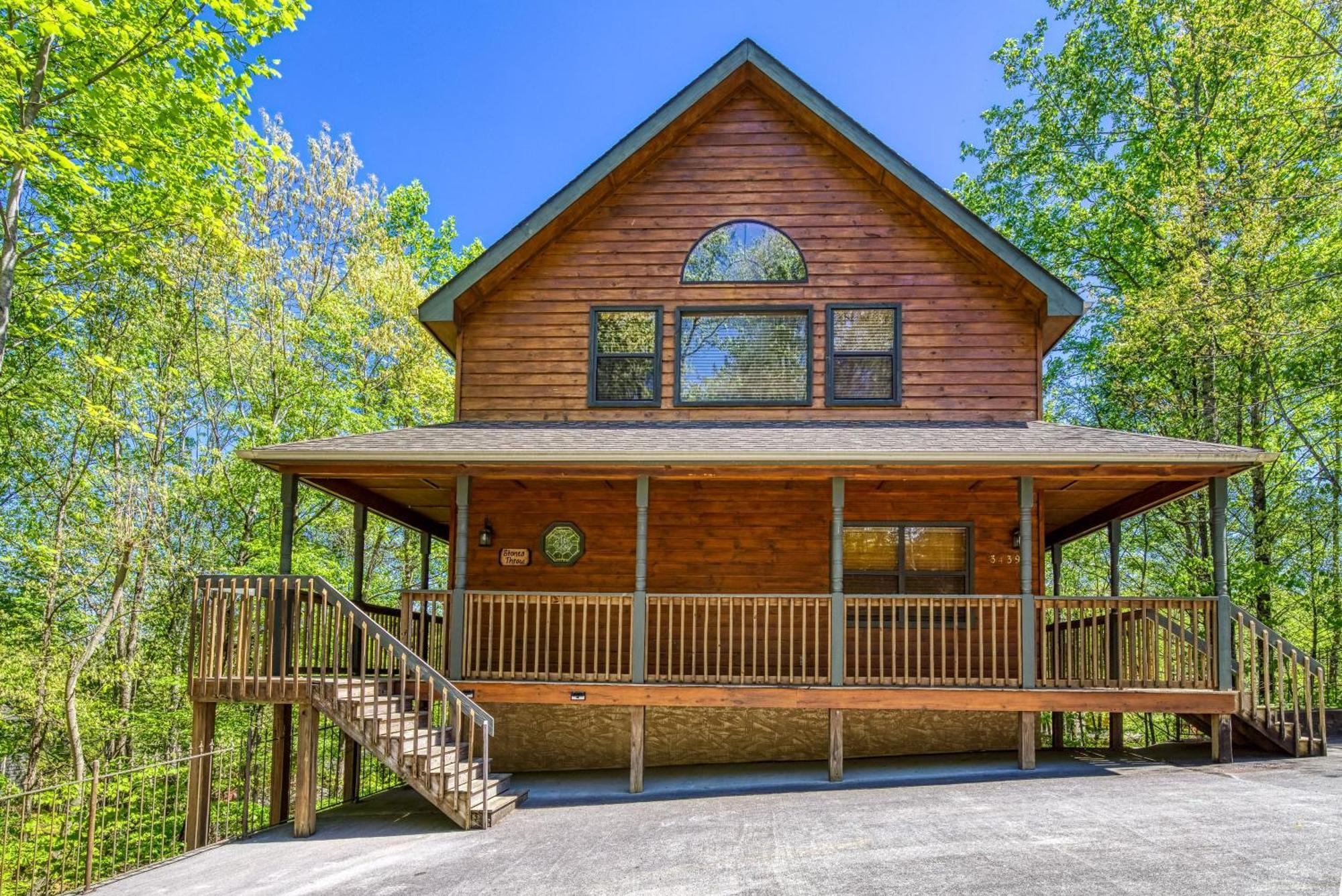 Stones Throw- Get 1089 In Free Attraction Tickets, Dollywood And More, Pool, Game
