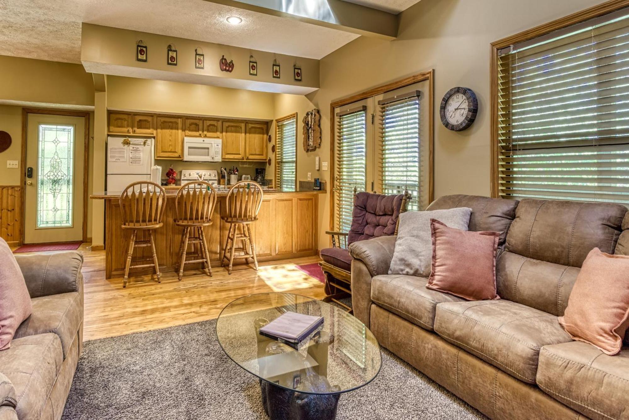 Stones Throw- Get 1089 In Free Attraction Tickets, Dollywood And More, Pool, Game Holiday home *