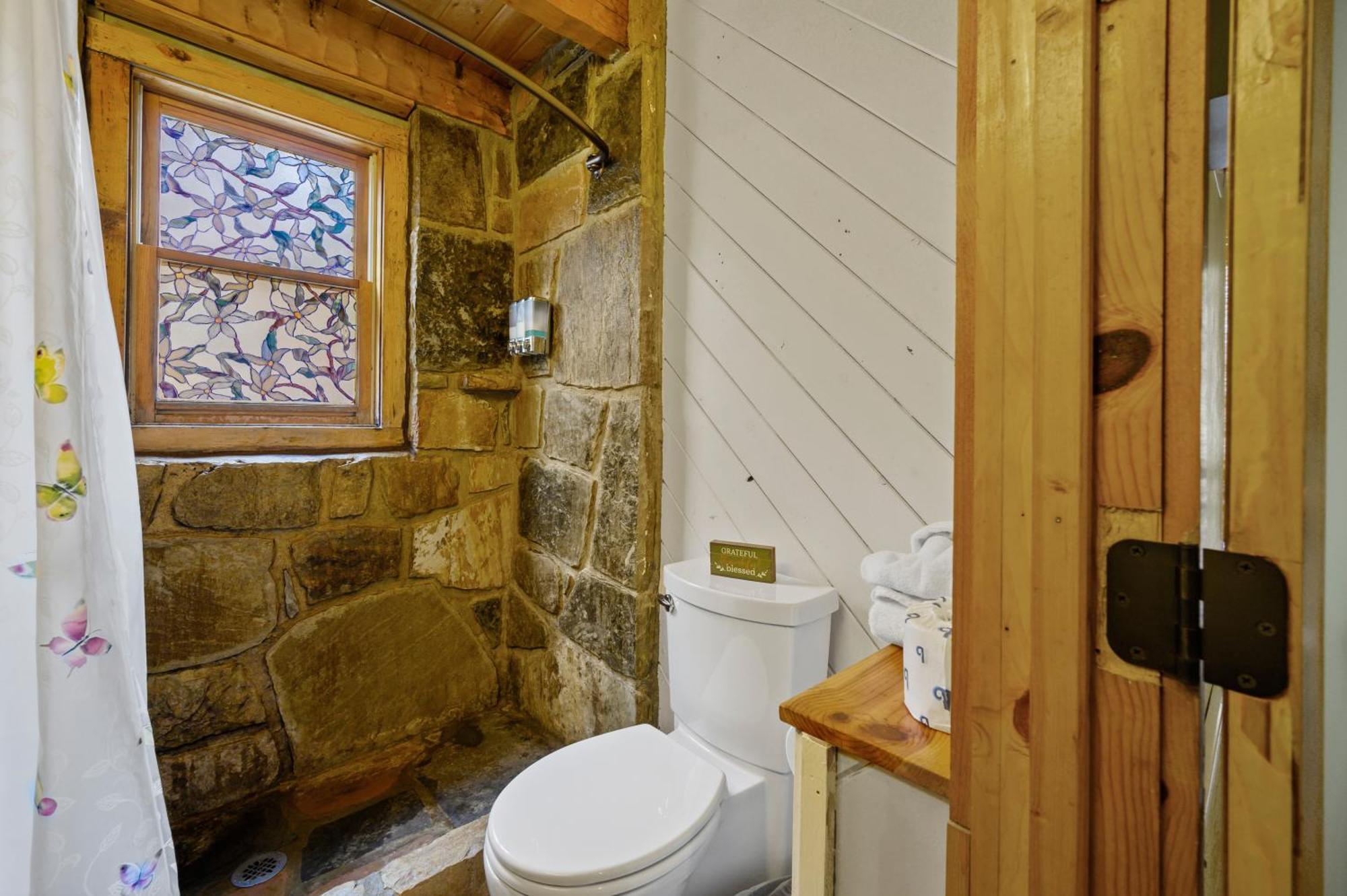 Holiday home The Robins Nest With Hot Tub