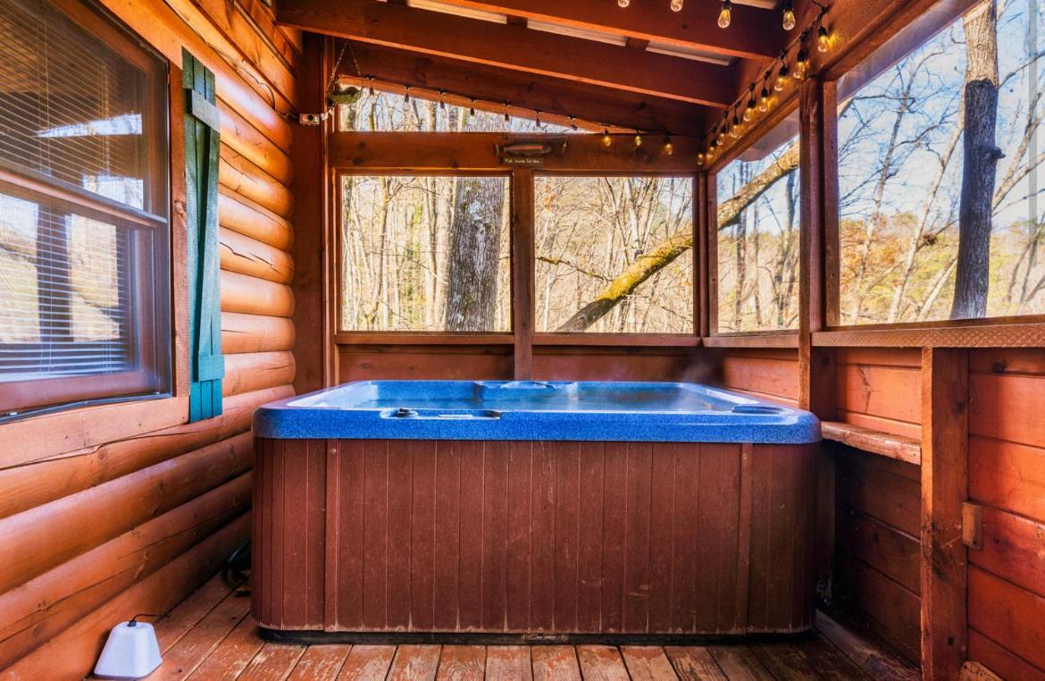 Holiday home Waterfront Honeymoon Cabin~fishing~hot Tub~games