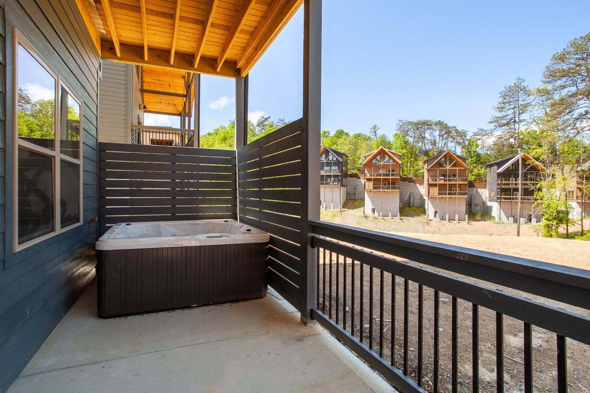 Mountain Luxury Prime: Pool, Hottub, Arcade & Holiday home *