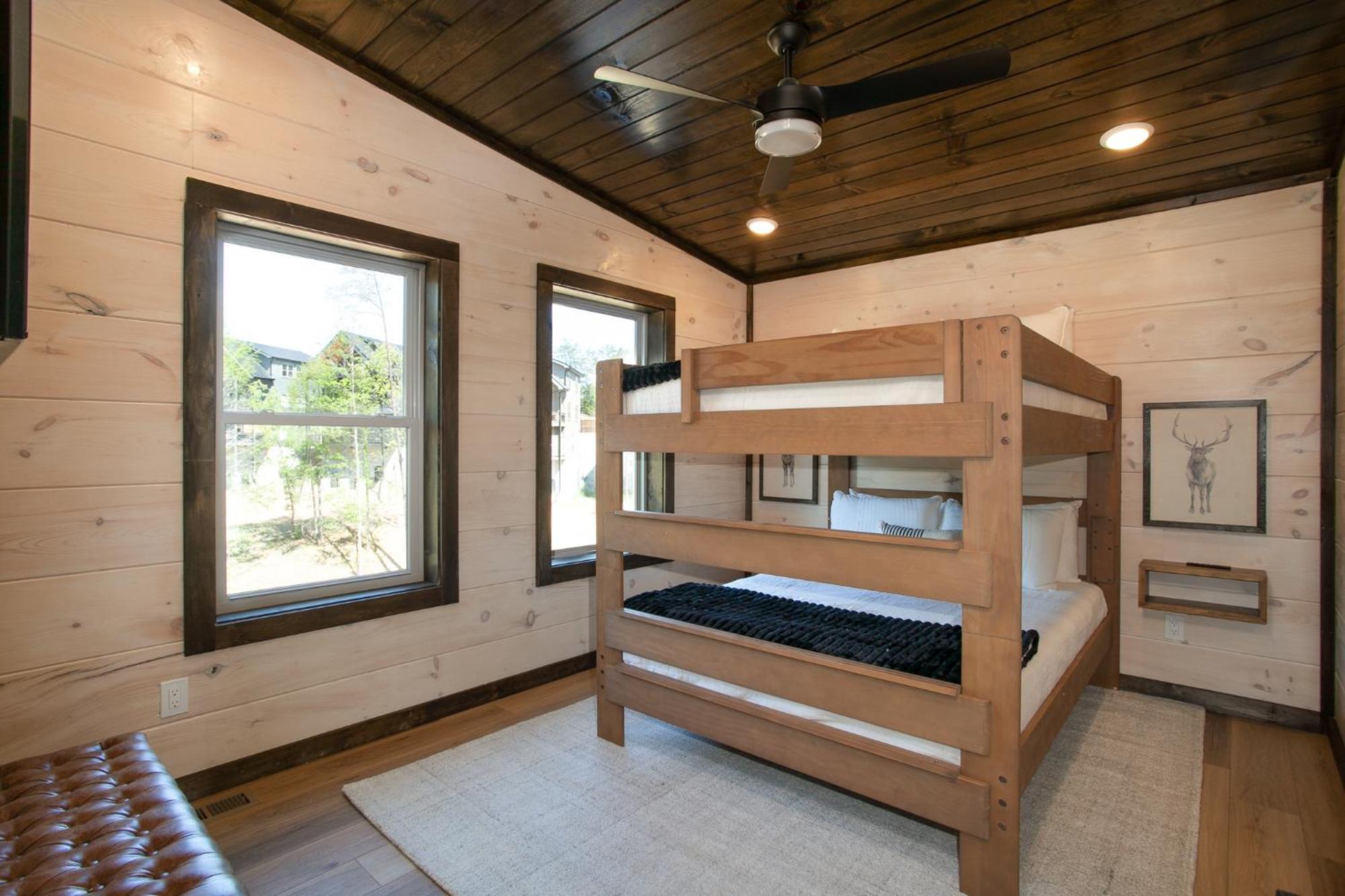 Holiday home Mountain Luxury Prime: Pool, Hottub, Arcade & Pigeon Forge