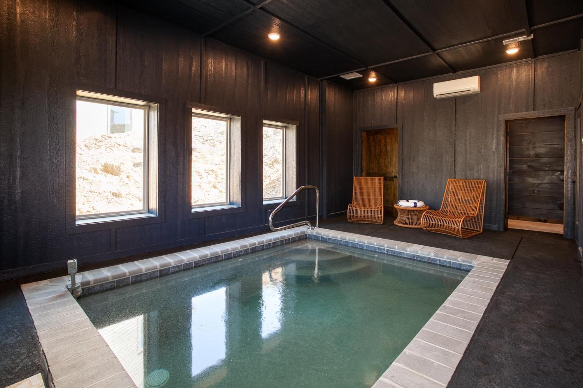 Mountain Luxury Prime: Pool, Hottub, Arcade & Holiday home *