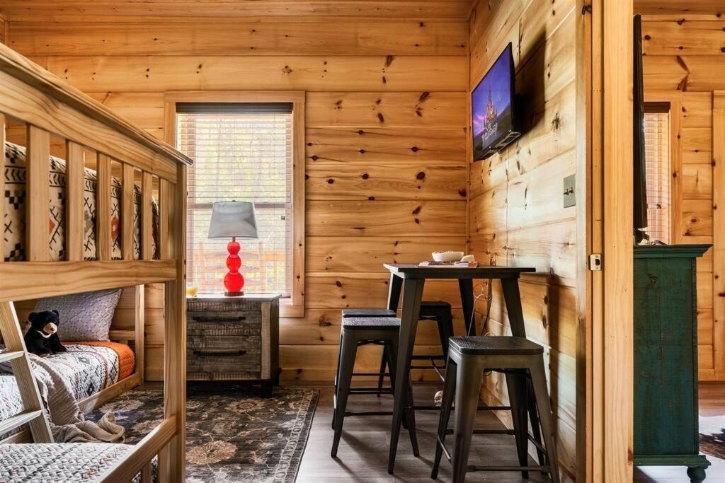 5 Ensuite Bedrooms, Hot Tub, Dog Friendly *