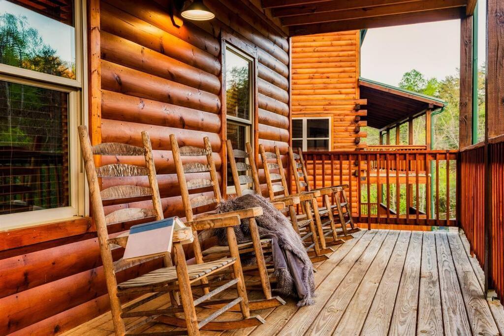 Holiday home 5 Ensuite Bedrooms, Hot Tub, Dog Friendly Pigeon Forge