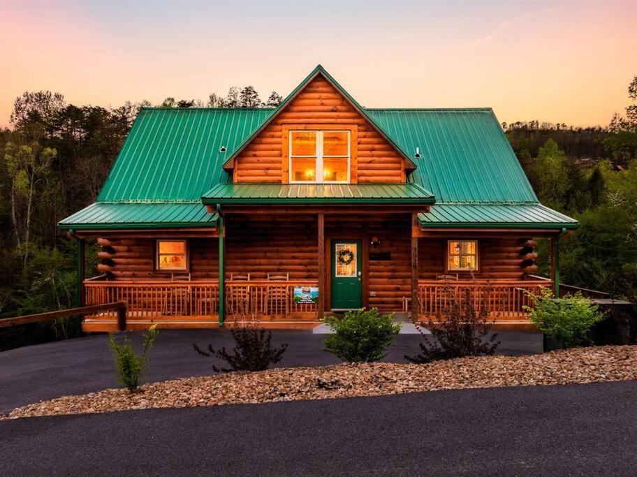 5 Ensuite Bedrooms, Hot Tub, Dog Friendly *