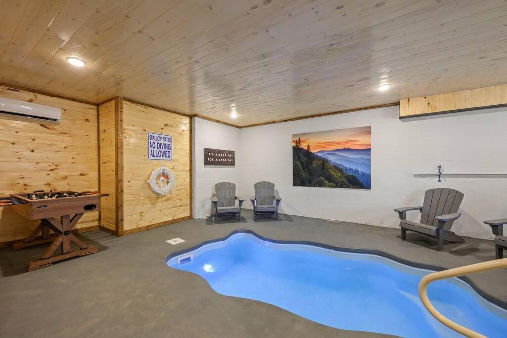 Dog Friendly, 3-decks, Indoor Pool, Hot Tub With Arcade Villa Pigeon Forge