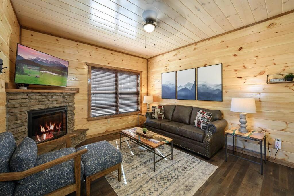 Villa Dog Friendly, 3-decks, Indoor Pool, Hot Tub With Arcade
