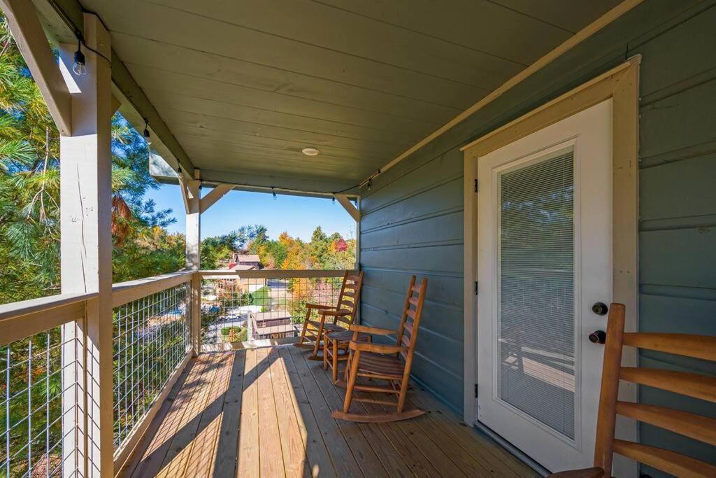 Dog Friendly, 3-decks, Indoor Pool, Hot Tub With Arcade Villa Pigeon Forge