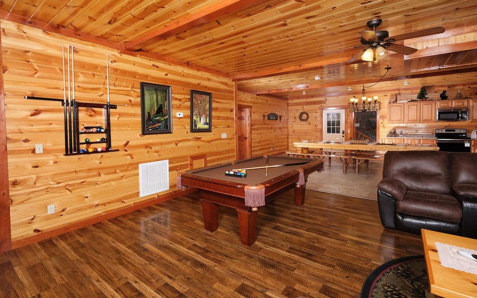 Splash N Mountain Lookout Villa Pigeon Forge