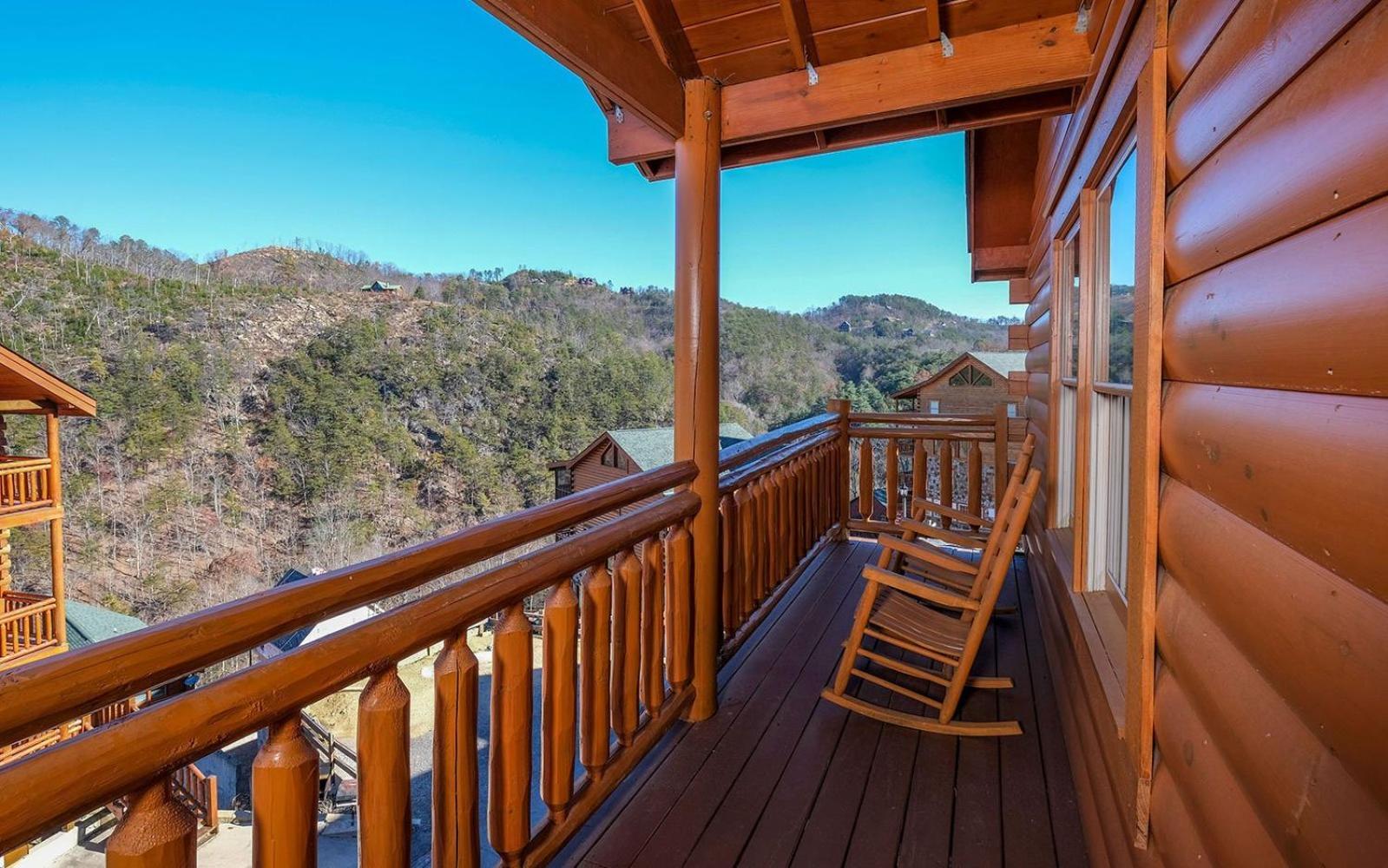 Splash N Mountain Lookout Villa *