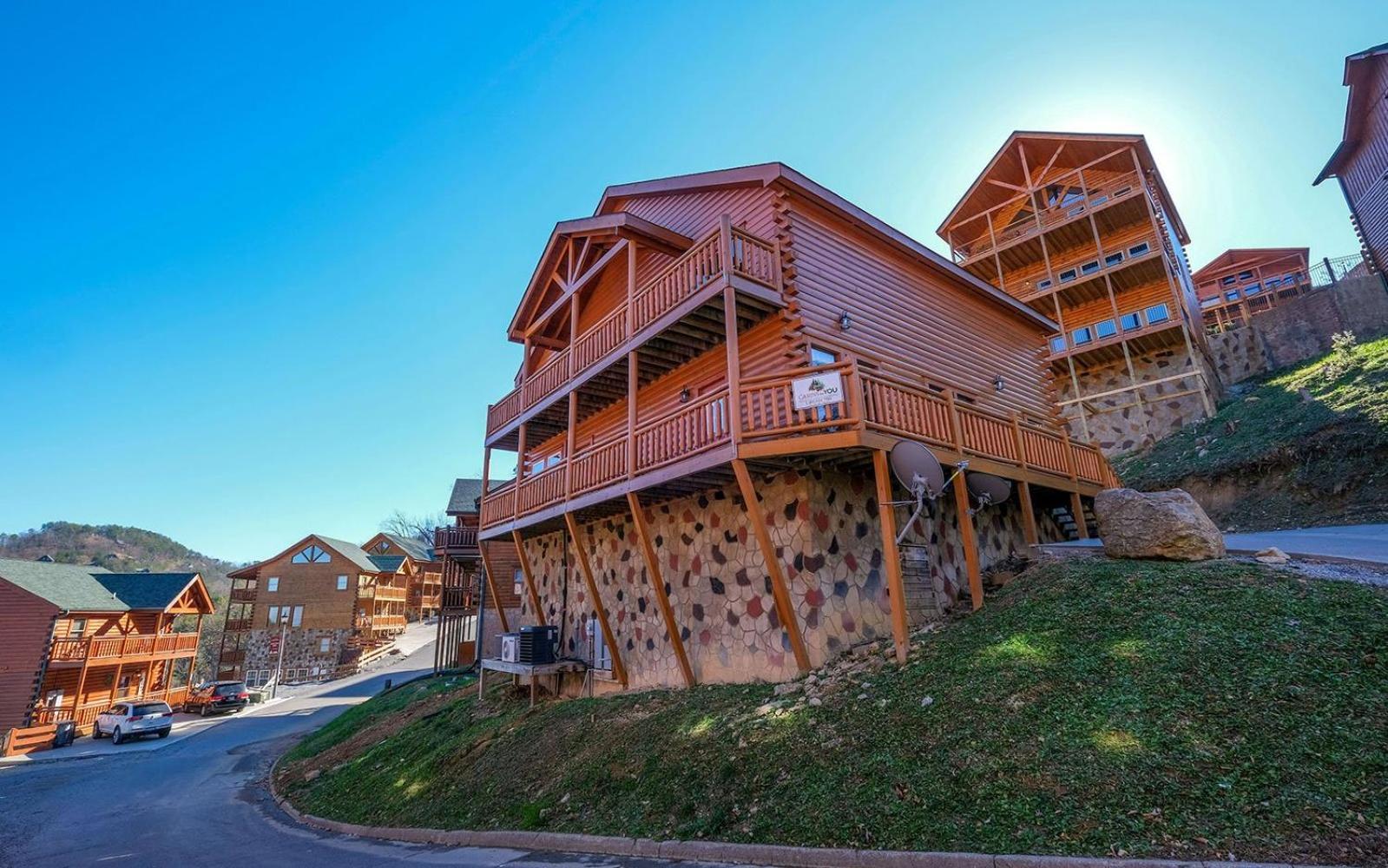 Splash N Mountain Lookout Villa Pigeon Forge