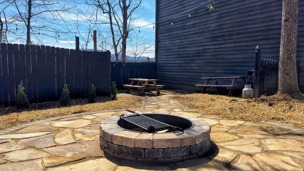 Pinecrest Townhomes-1king 2bunk Unit * Pigeon Forge