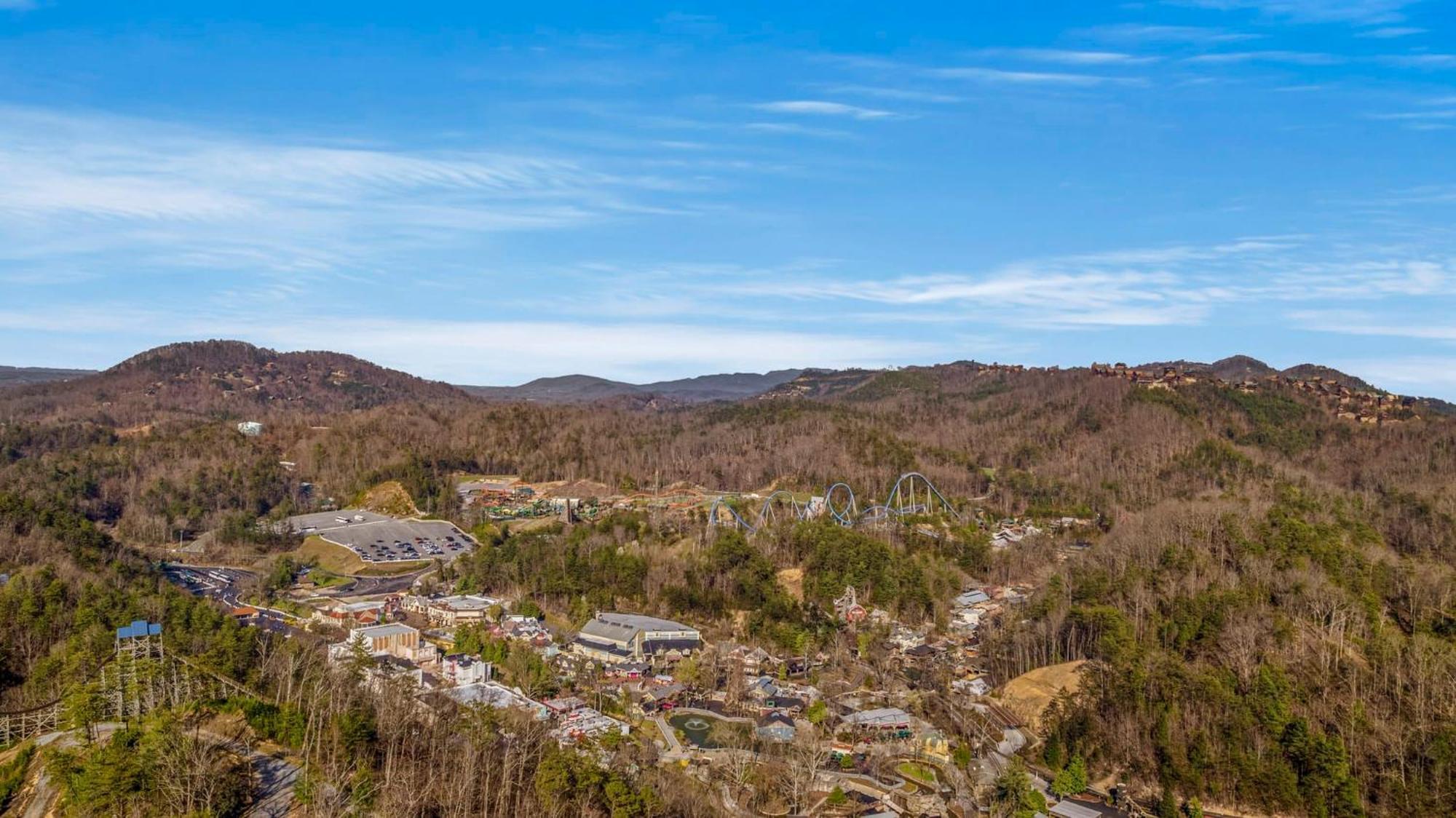 Pinecrest Townhomes-1king 2bunk Unit * Pigeon Forge