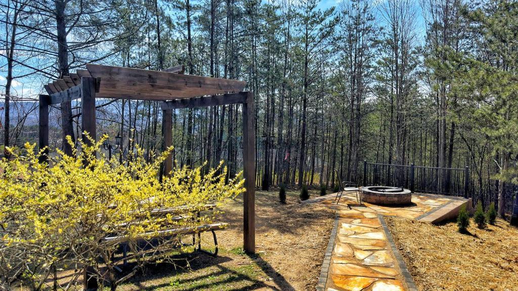Pinecrest Townhomes-1king 2bunk Unit Holiday home *