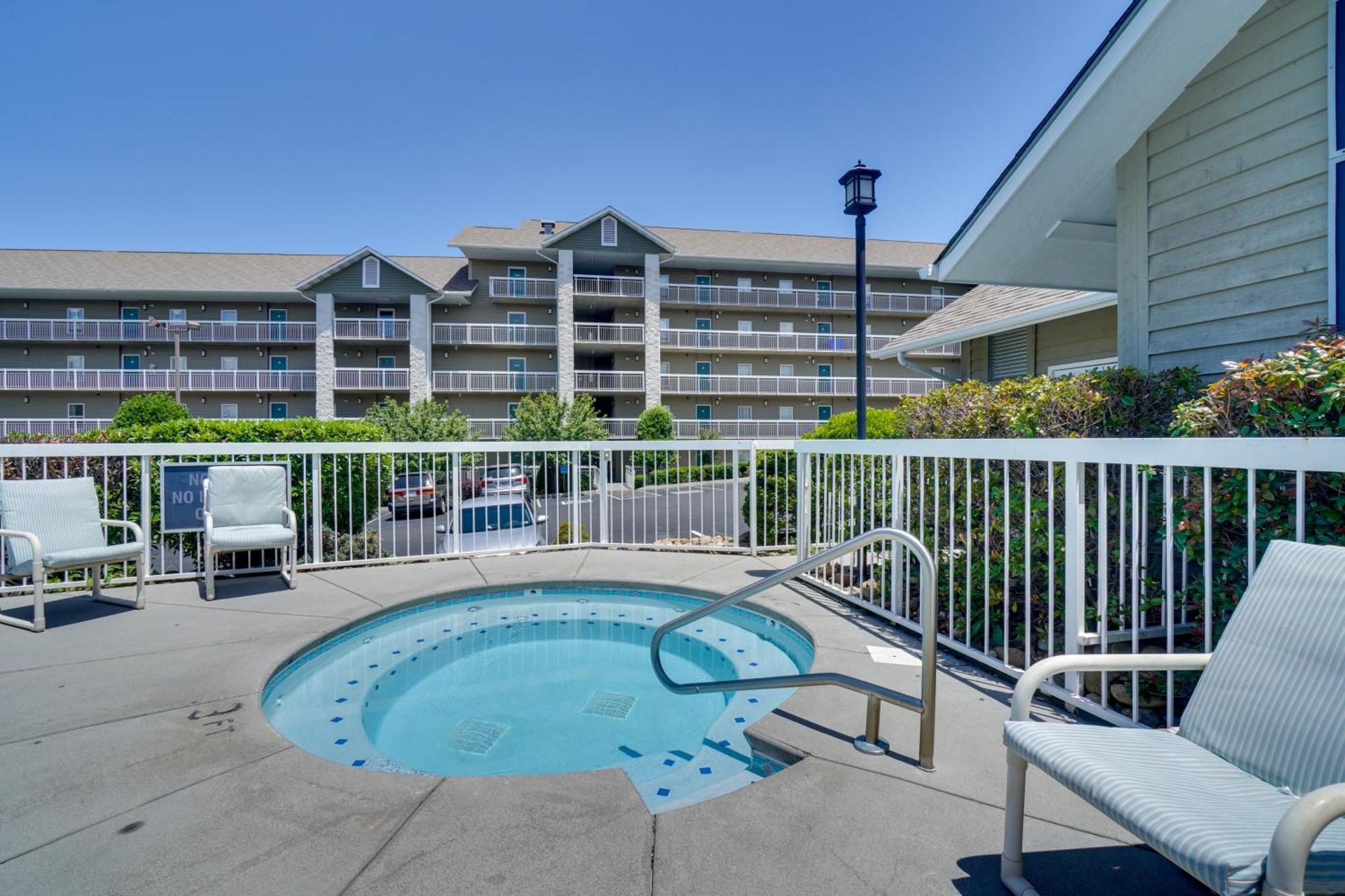With Pools About 3 Mi To Dollywood! *