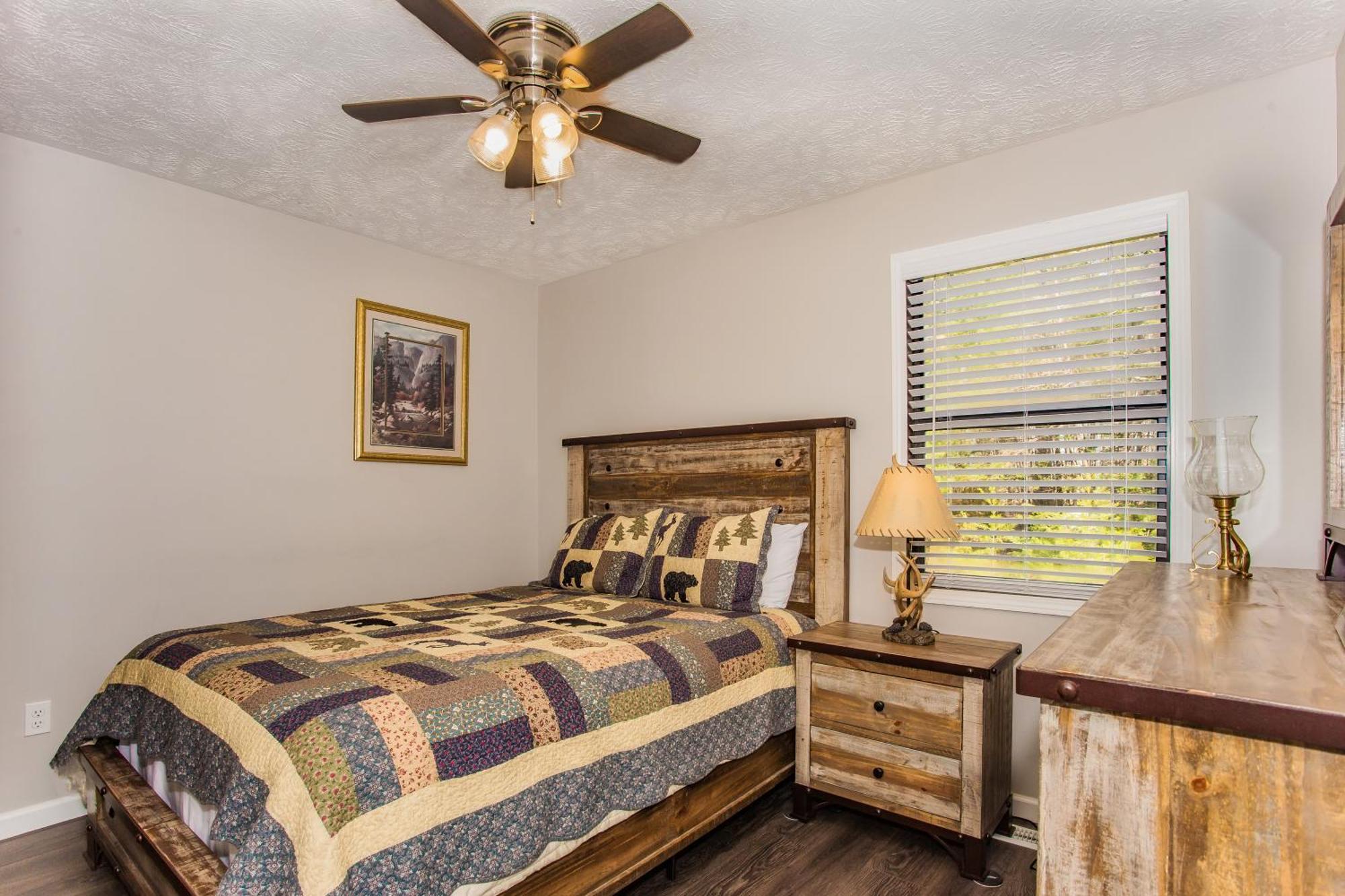 Fox's Den, Hot Tub, 1089 Of Free Attraction Tickets For Each Paid Day, Dollywood And *