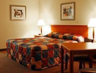Western Toni 3* Pigeon Forge