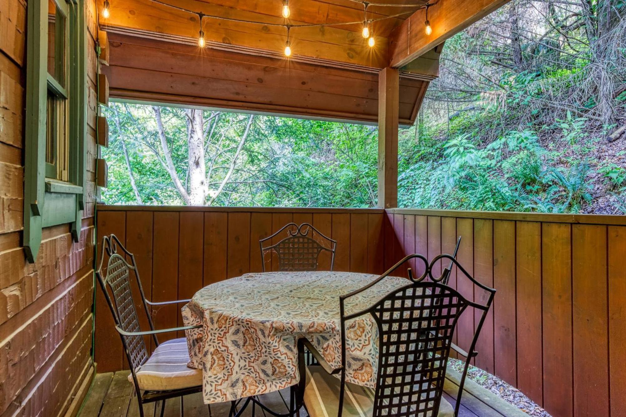 Holiday home Bridgewood Cabin, Hot Tub, 1089 Of Free Attraction Tickets For Each Paid Day, Dollywood And More! *