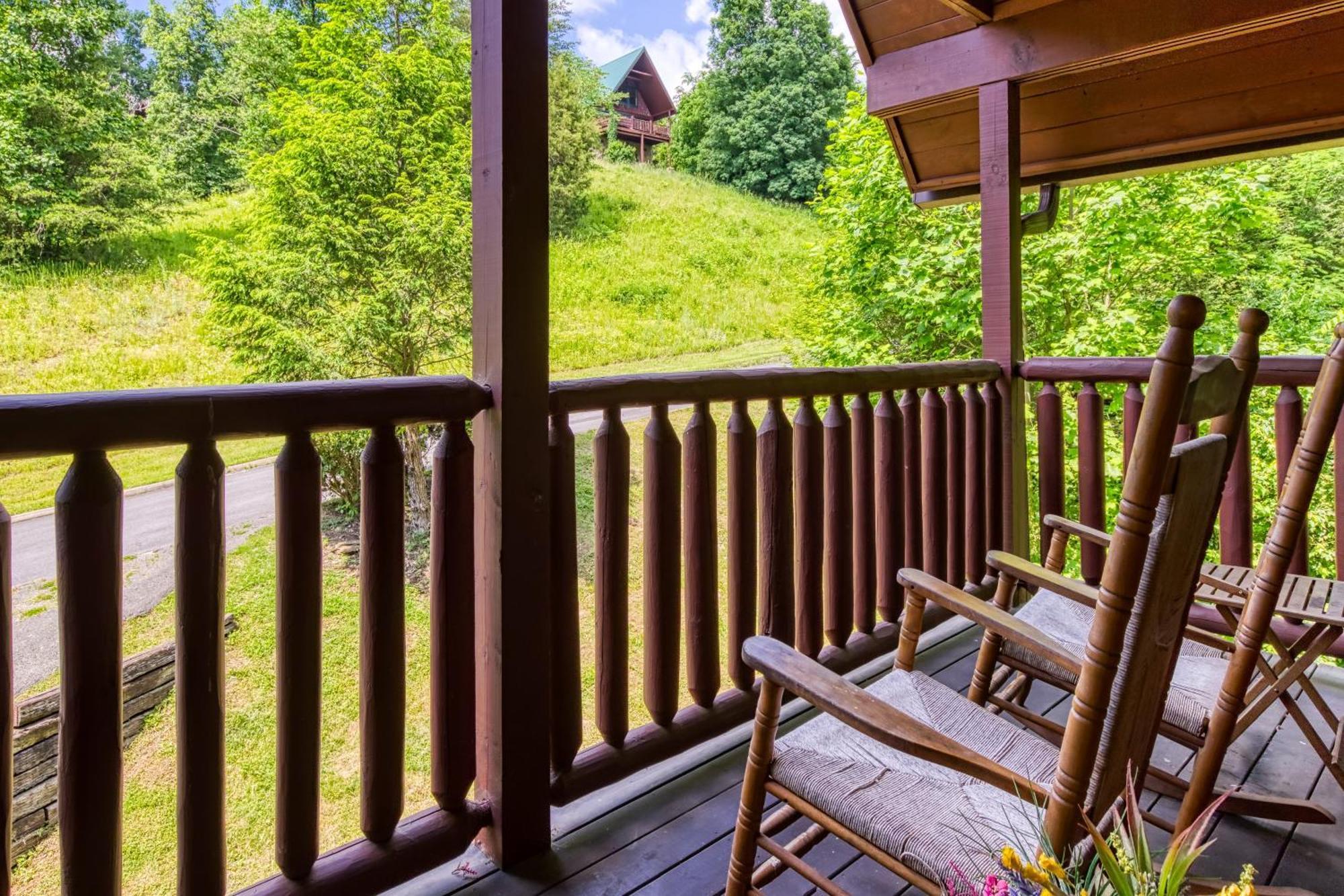 Holiday home Bridgewood Cabin, Hot Tub, 1089 Of Free Attraction Tickets For Each Paid Day, Dollywood And More!