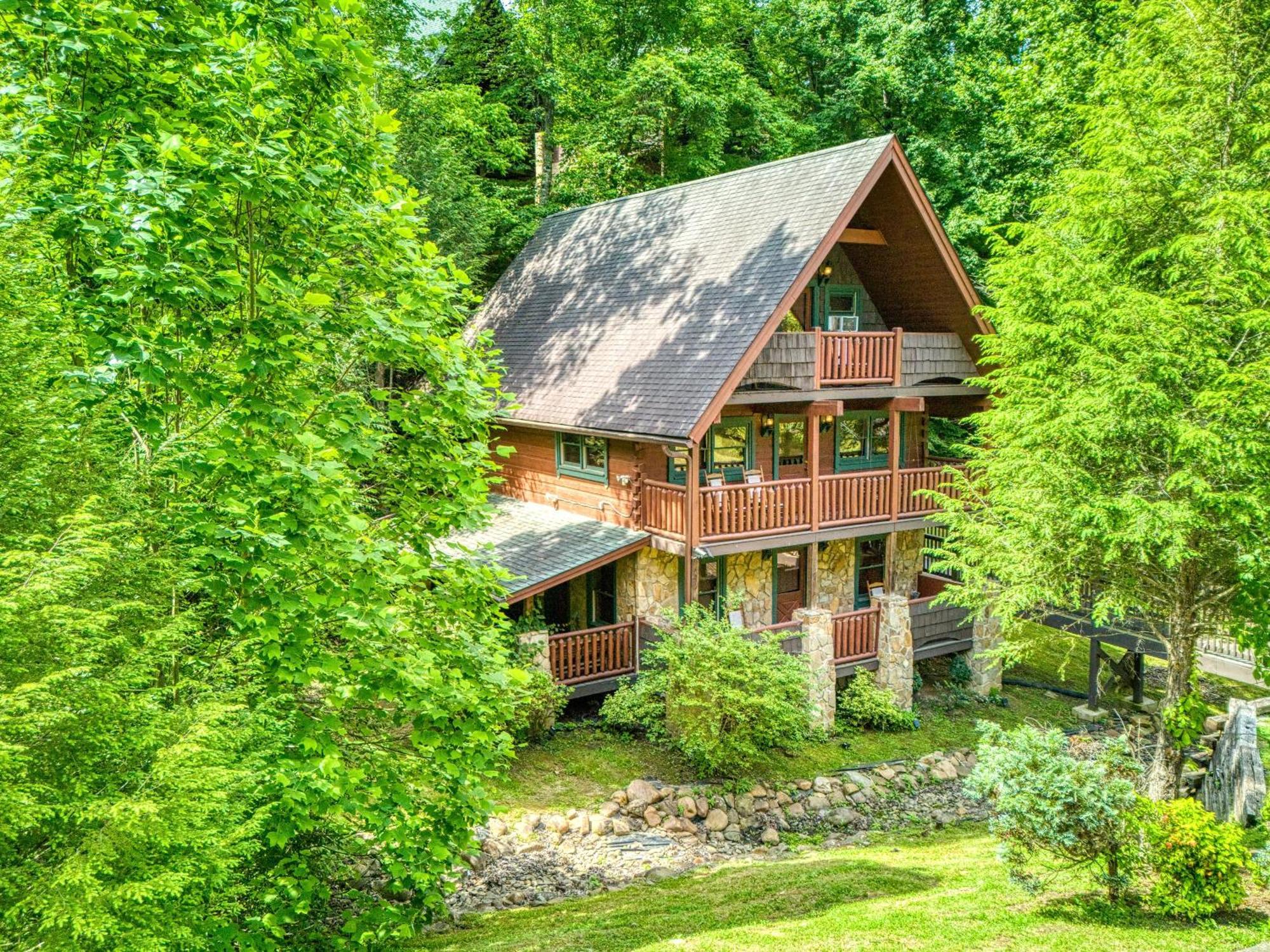 Holiday home Bridgewood Cabin, Hot Tub, 1089 Of Free Attraction Tickets For Each Paid Day, Dollywood And More! *