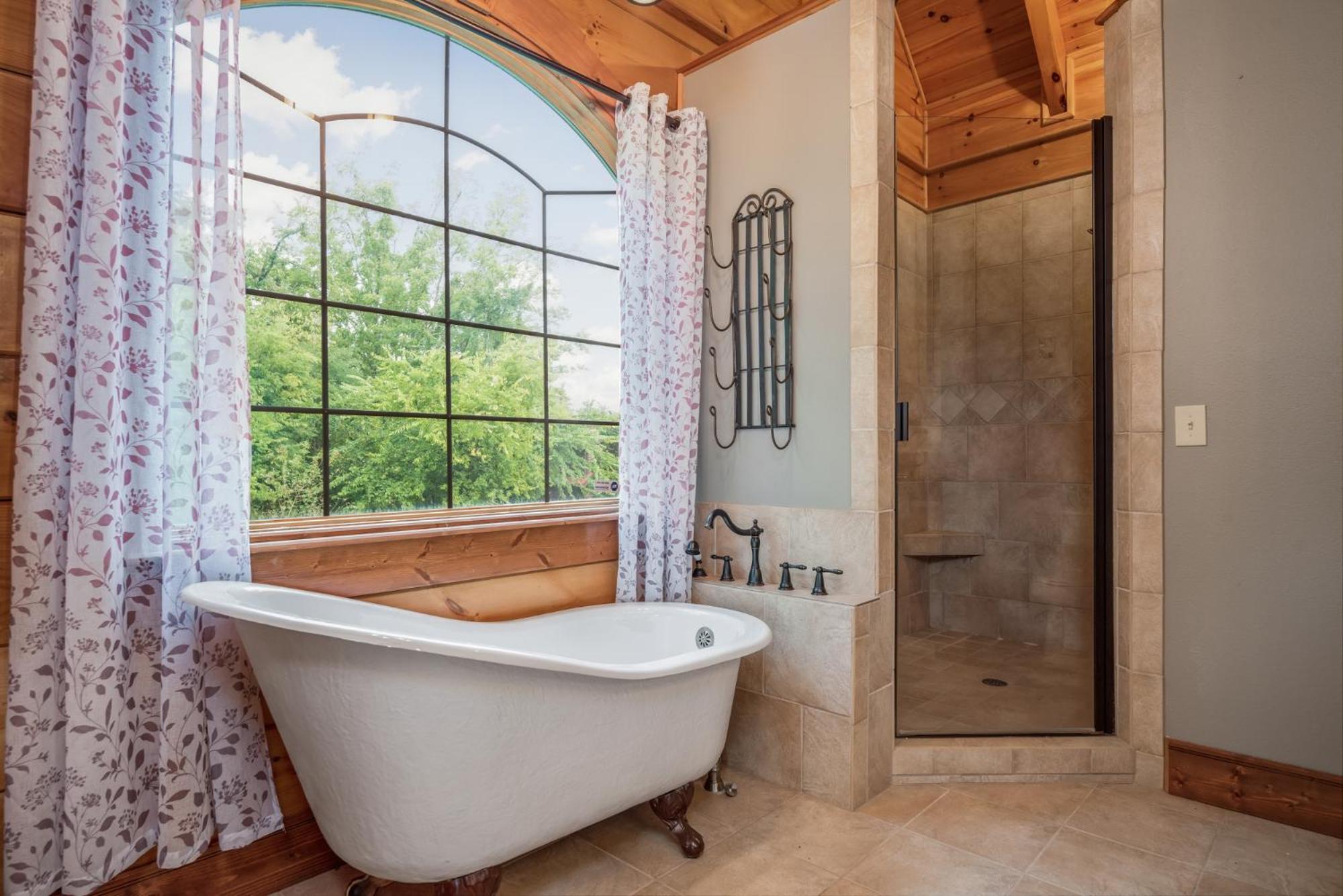 Grand Mountain Getaway By Stony Brook Pigeon Forge