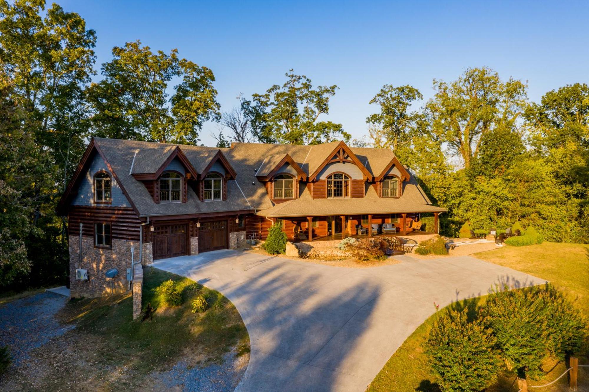 Grand Mountain Getaway By Stony Brook Pigeon Forge