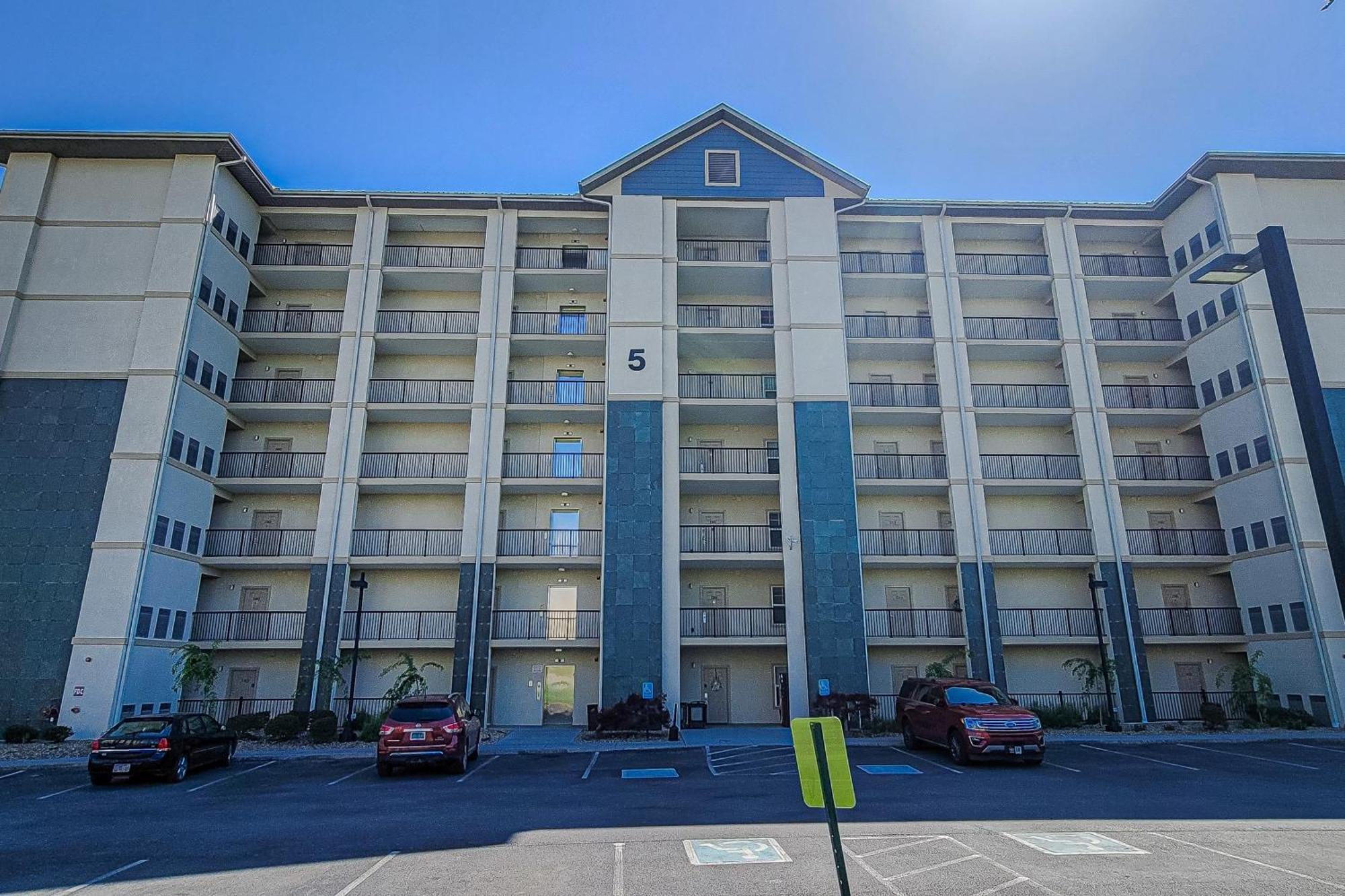 Apartment Evergreen Whisper