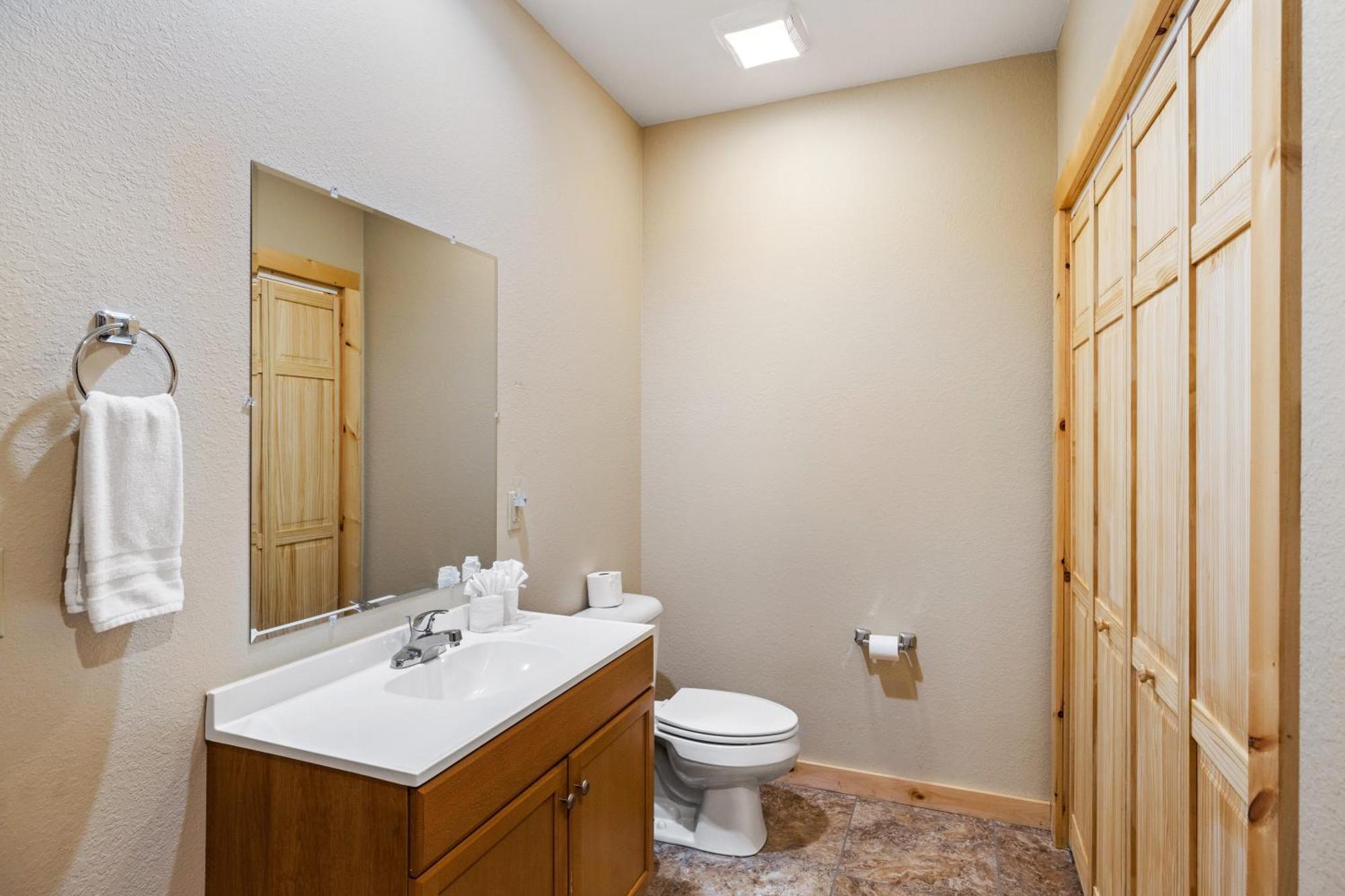Location 2 Bed 2 Bath Brand New Log Located Less Than A Mile From The Strip Pigeon Forge