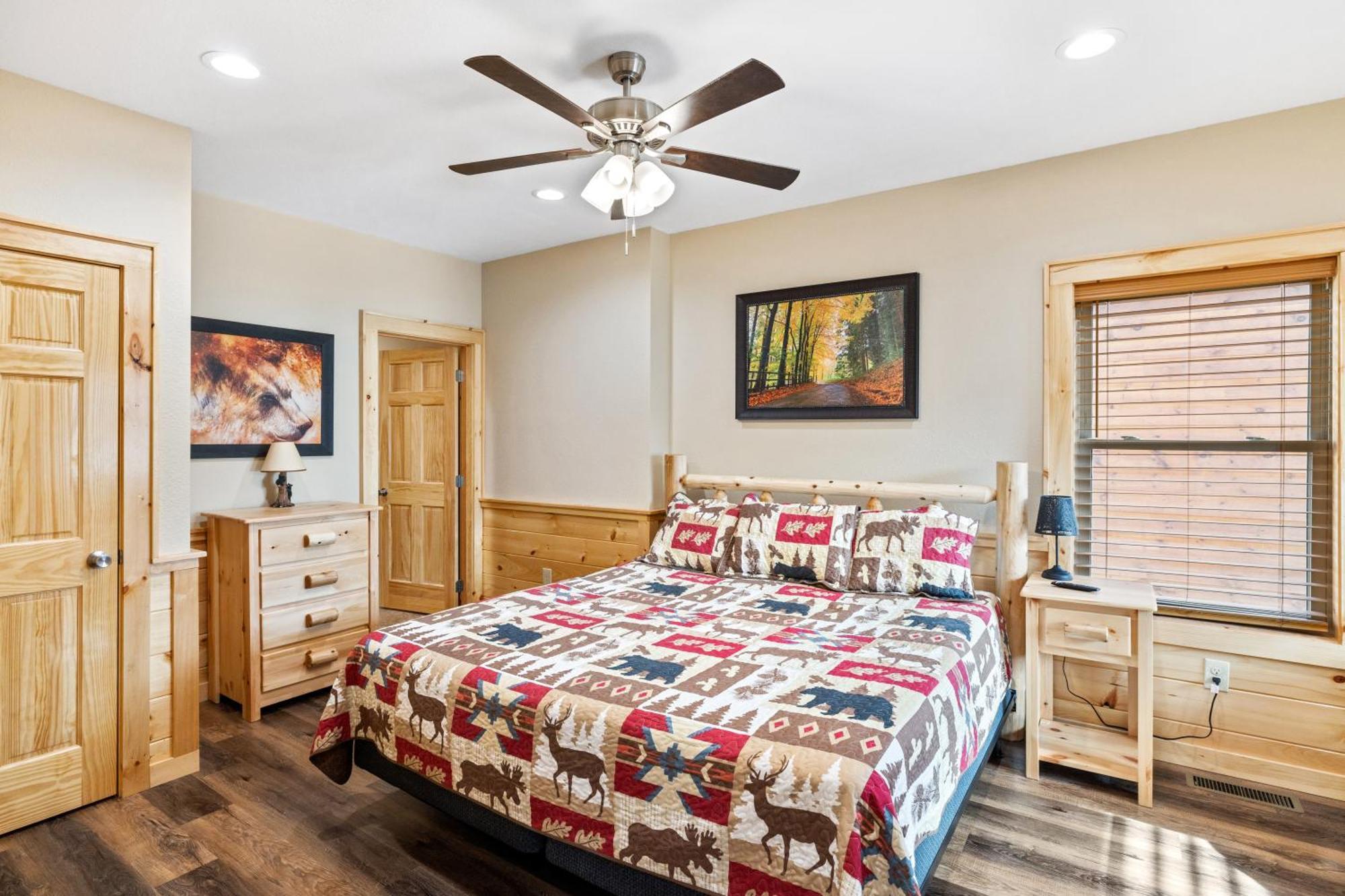 Location 2 Bed 2 Bath Brand New Log Located Less Than A Mile From The Strip Pigeon Forge