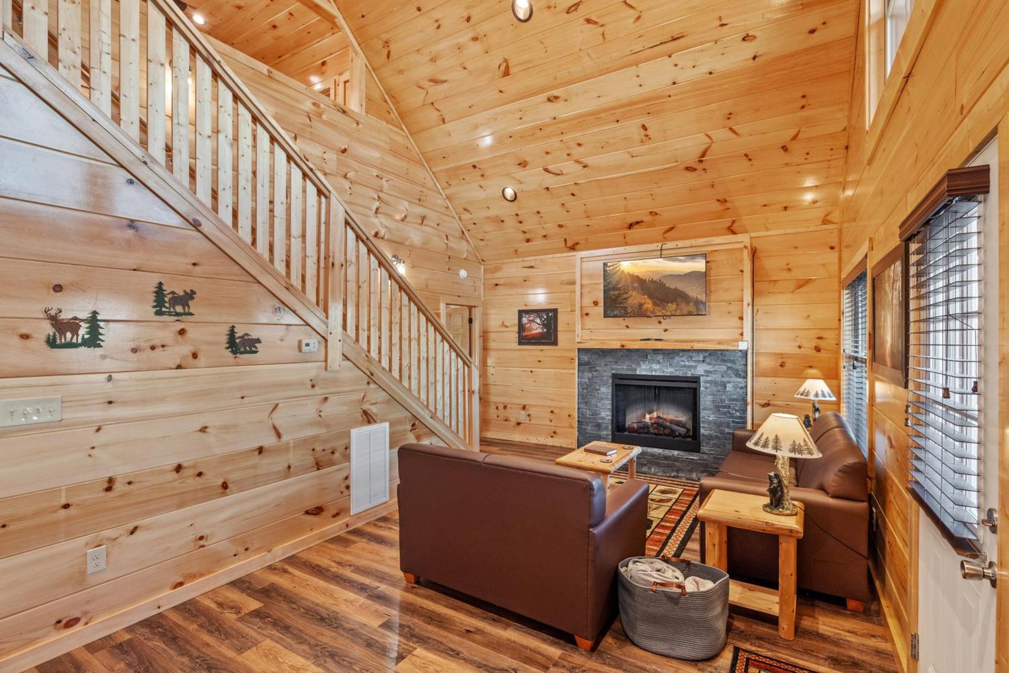 Holiday home Location 1 Bed 2 Bath New Log Located Less Than A Mile From The Strip Pigeon Forge