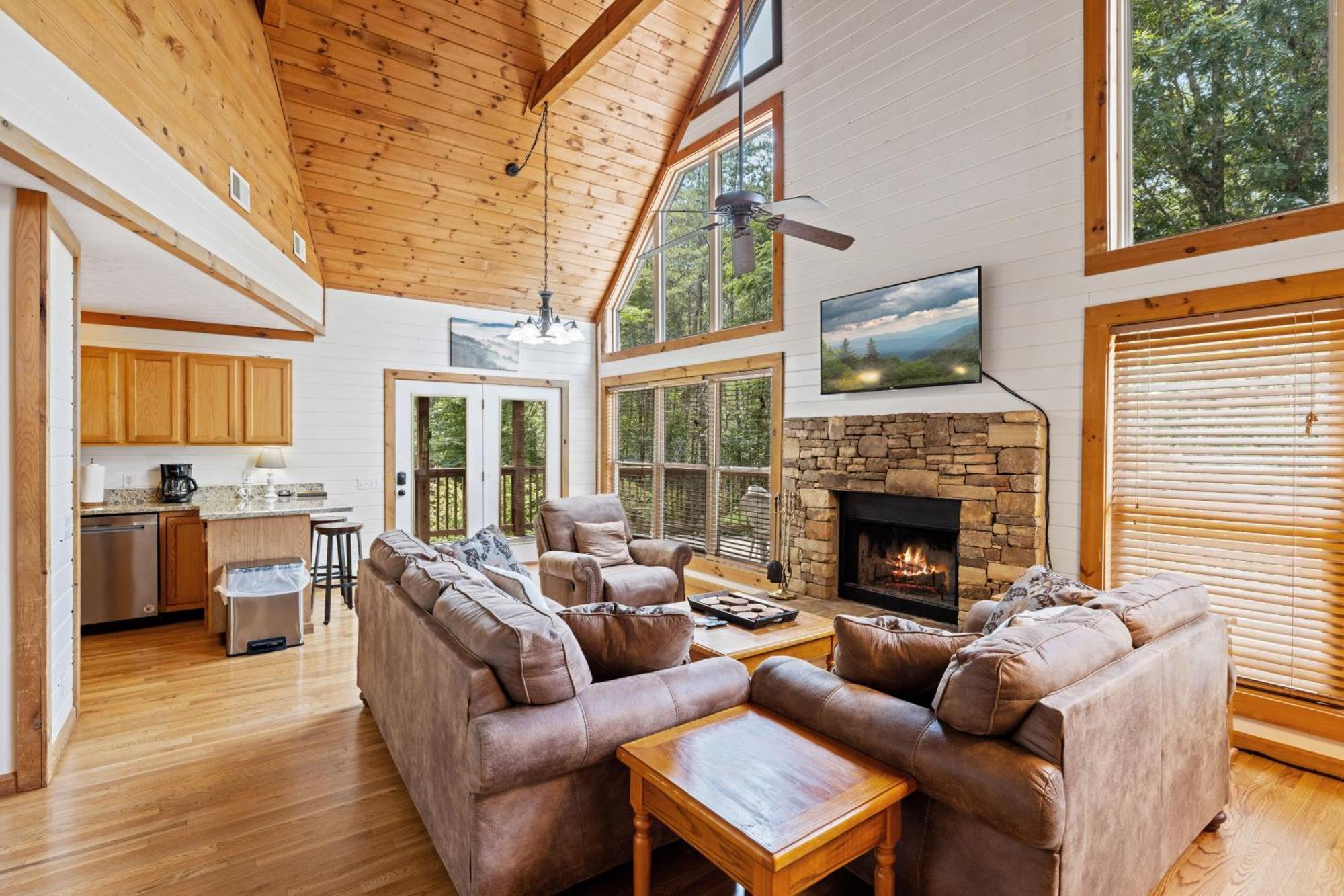 Lucky Charm Is An Inviting 3 Bedroom Retreat Nestled In The Woods Minutes From The Pkwy! *