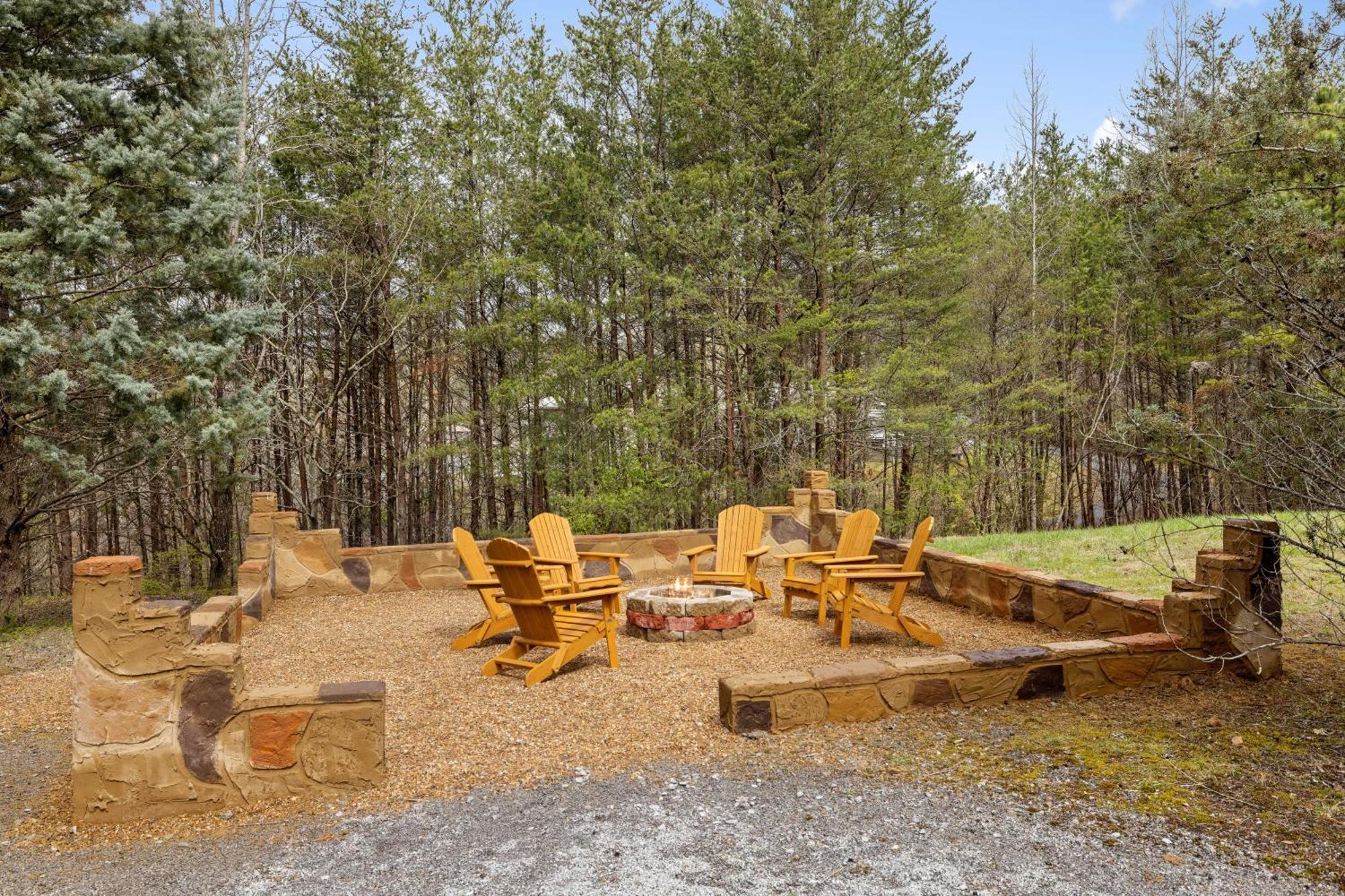 Lucky Charm Is An Inviting 3 Bedroom Retreat Nestled In The Woods Minutes From The Pkwy! *