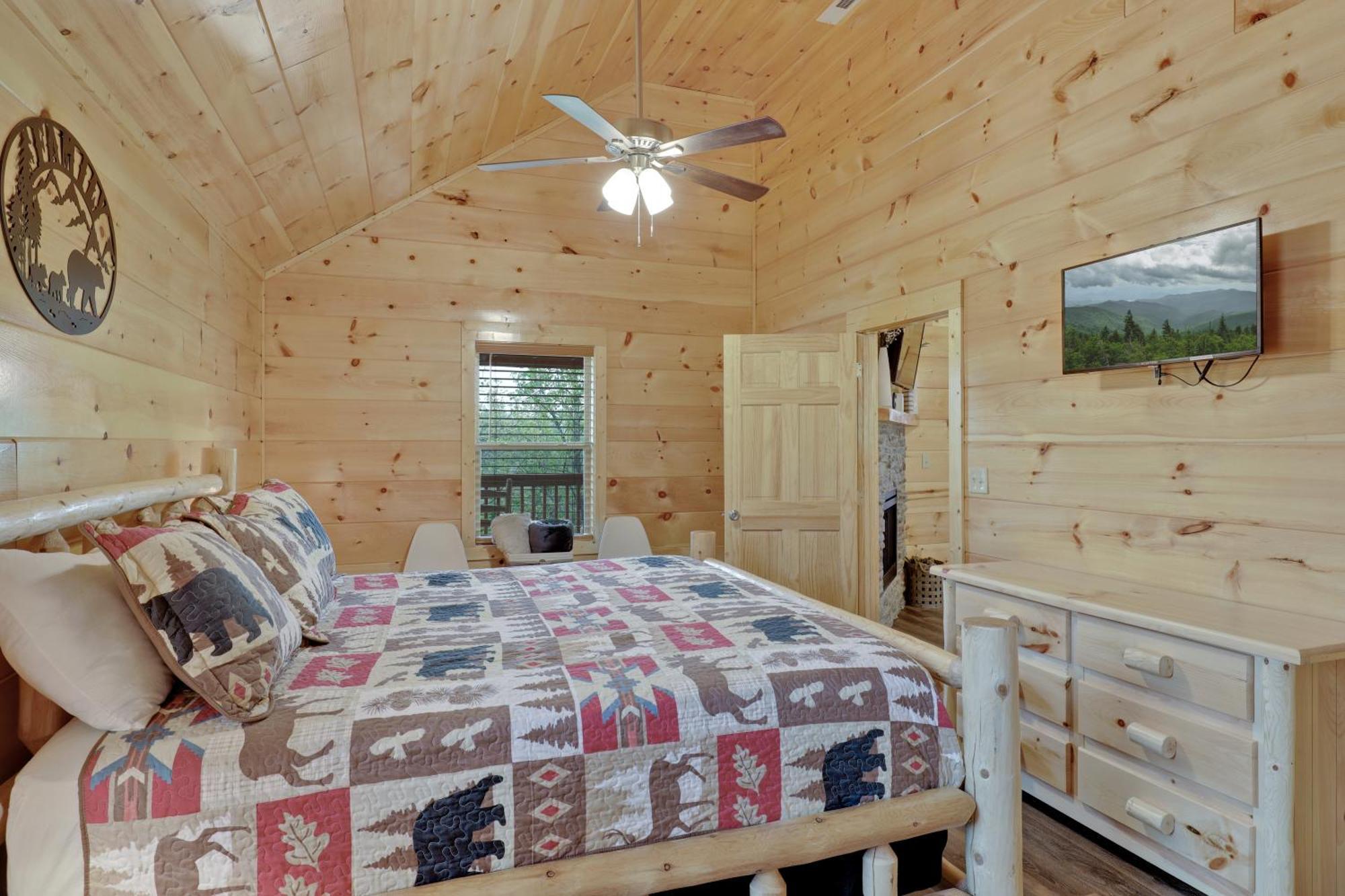 Location Are My Sunshine Is A 2 Bed 2 Bath Brand New Log In The Heart Of Holiday home
