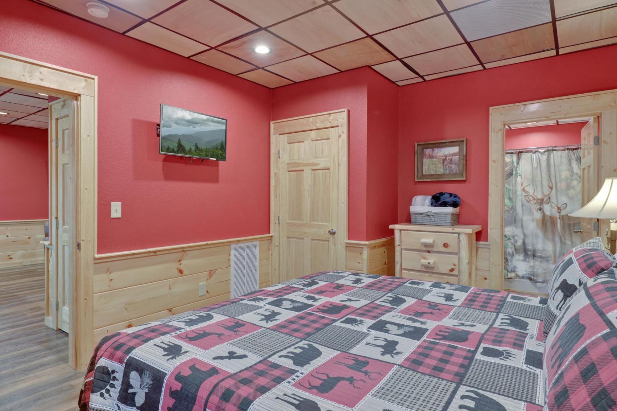 Location Are My Sunshine Is A 2 Bed 2 Bath Brand New Log In The Heart Of Pigeon Forge