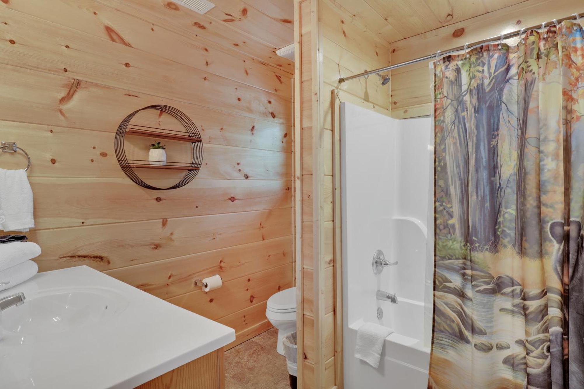Holiday home Location Are My Sunshine Is A 2 Bed 2 Bath Brand New Log In The Heart Of Pigeon Forge